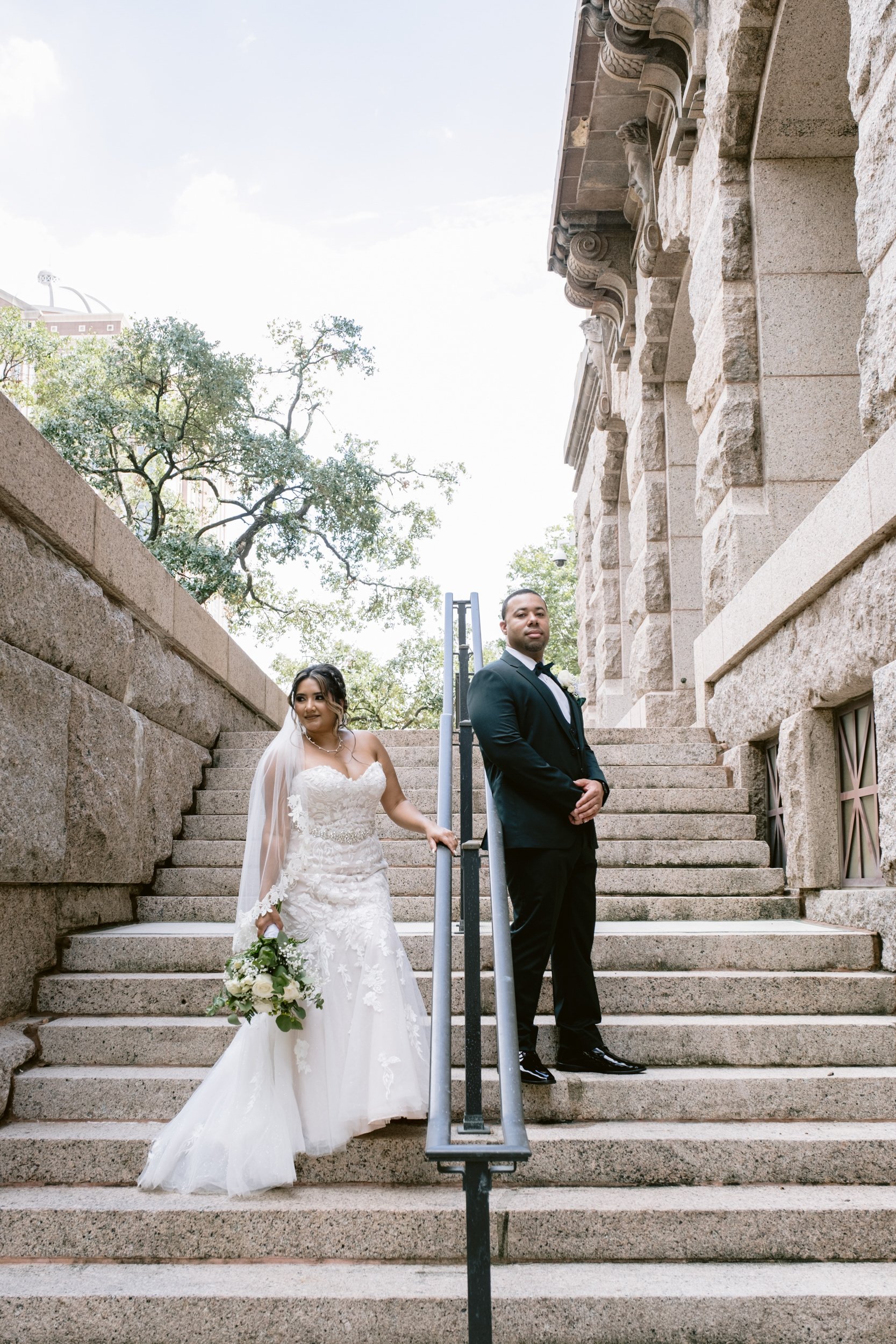 Giverny-Houston-Wedding-Photographer-1910-Courthouse-Buffalo-Bayou-RhondaManuel_0033.jpg