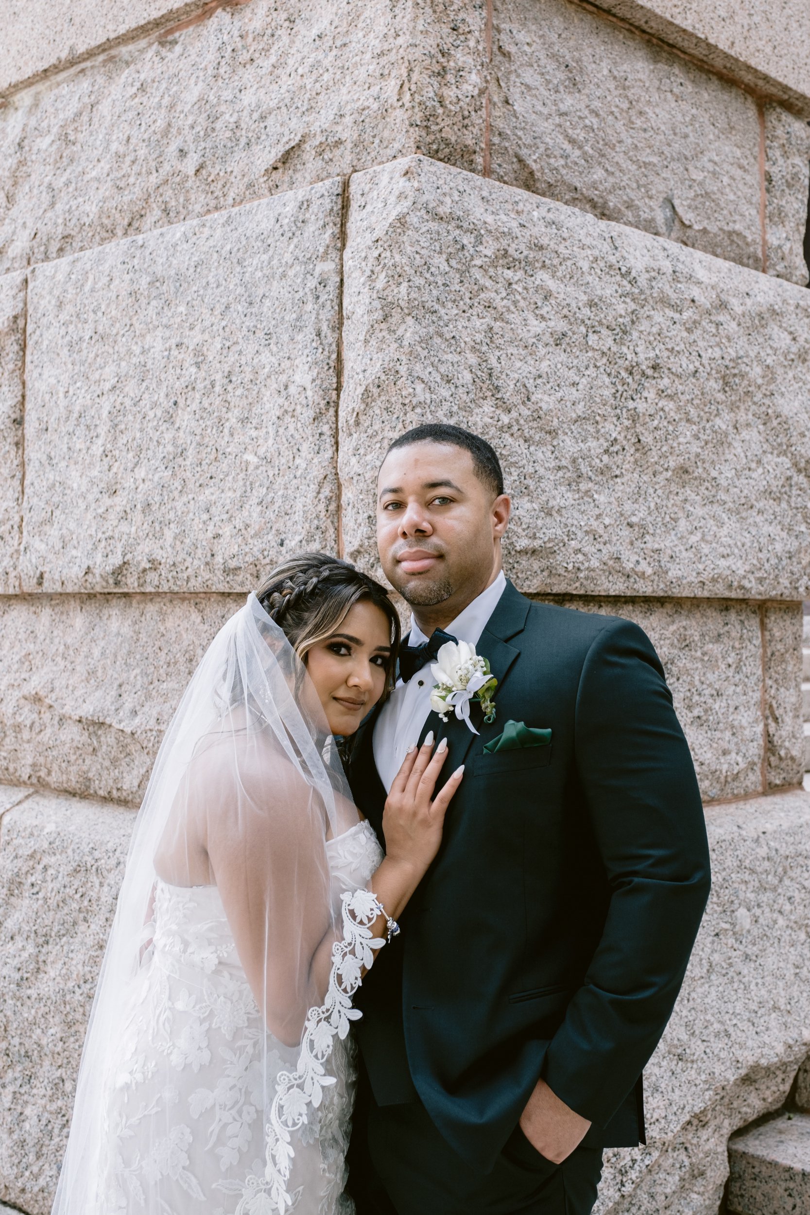 Giverny-Houston-Wedding-Photographer-1910-Courthouse-Buffalo-Bayou-RhondaManuel_0037.jpg
