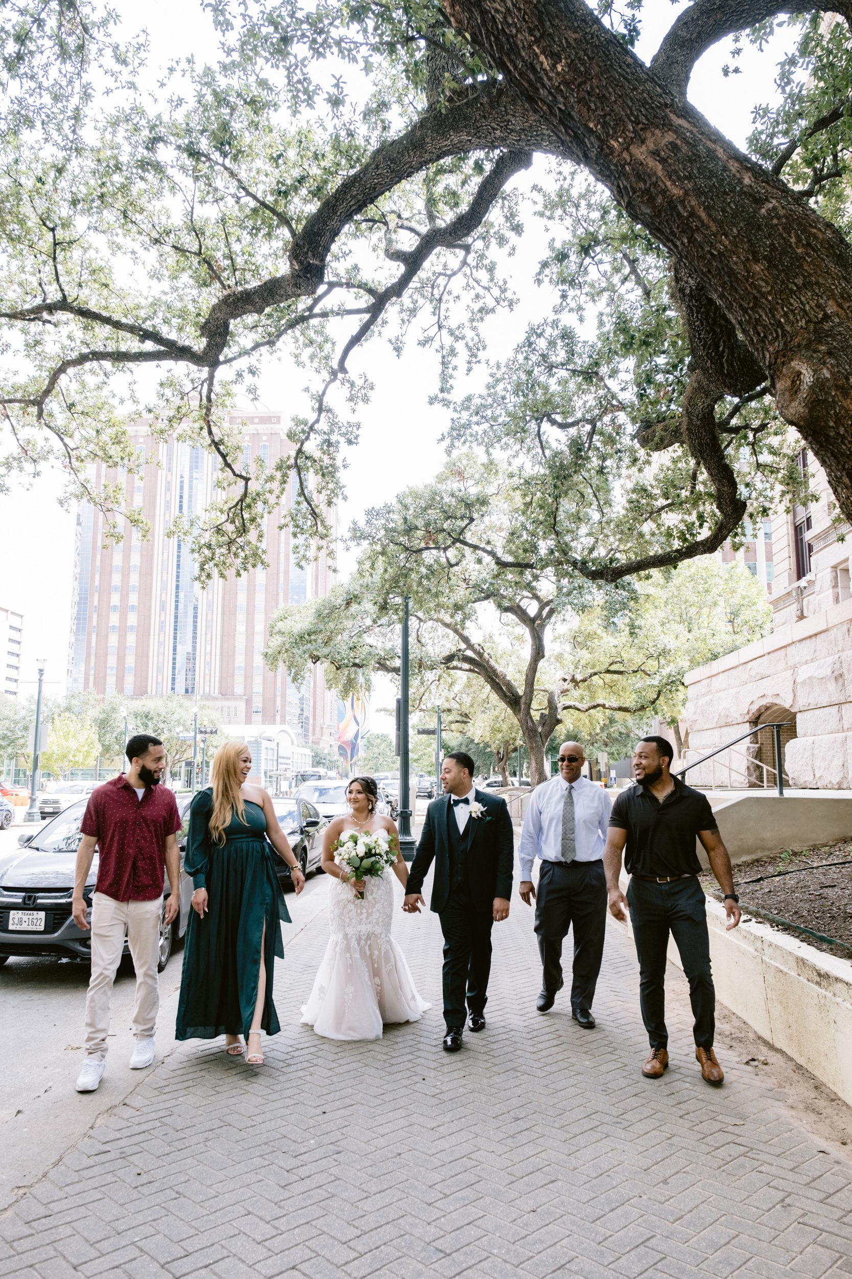 Giverny-Houston-Wedding-Photographer-1910-Courthouse-Buffalo-Bayou-RhondaManuel_0038.jpg