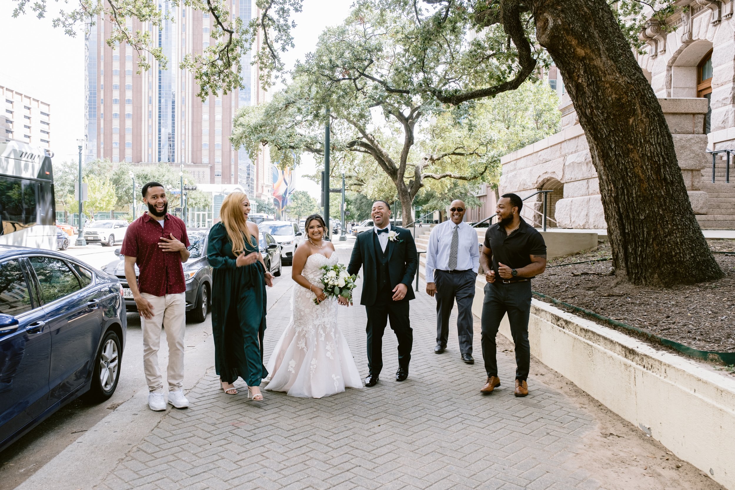 Giverny-Houston-Wedding-Photographer-1910-Courthouse-Buffalo-Bayou-RhondaManuel_0039.jpg