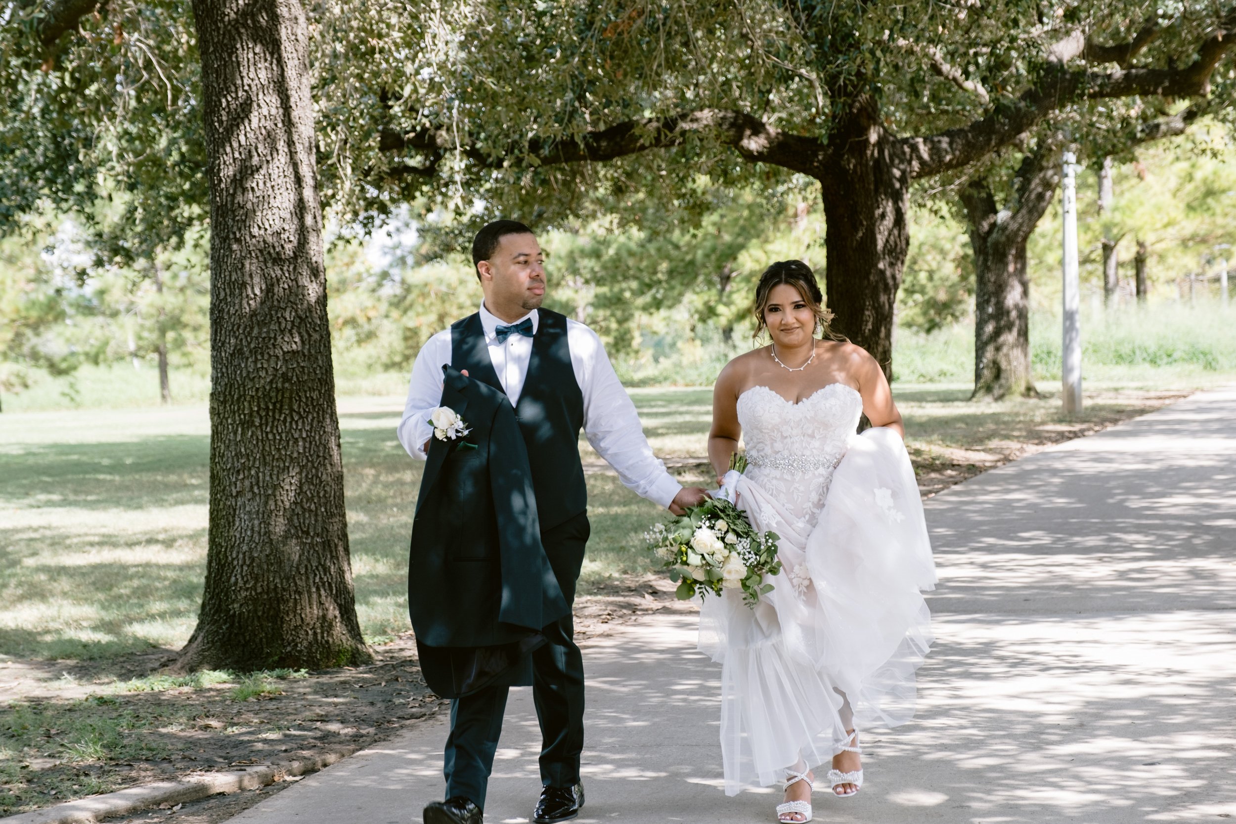 Giverny-Houston-Wedding-Photographer-1910-Courthouse-Buffalo-Bayou-RhondaManuel_0055.jpg