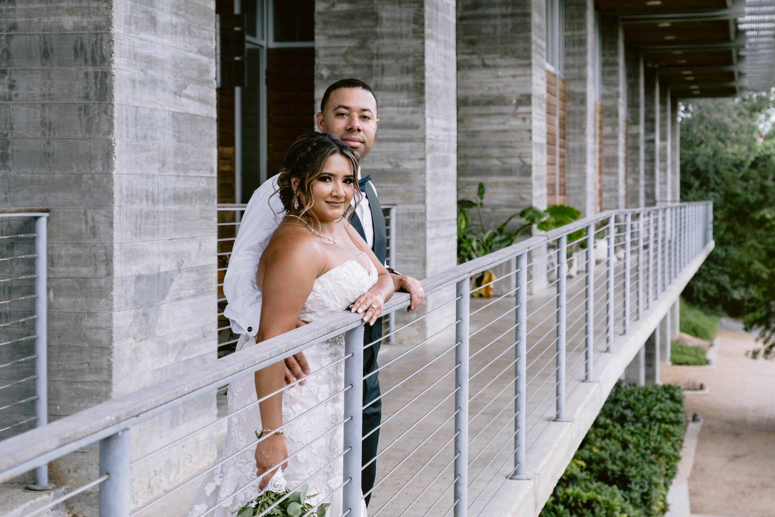 Giverny-Houston-Wedding-Photographer-1910-Courthouse-Buffalo-Bayou-RhondaManuel_0060.jpg
