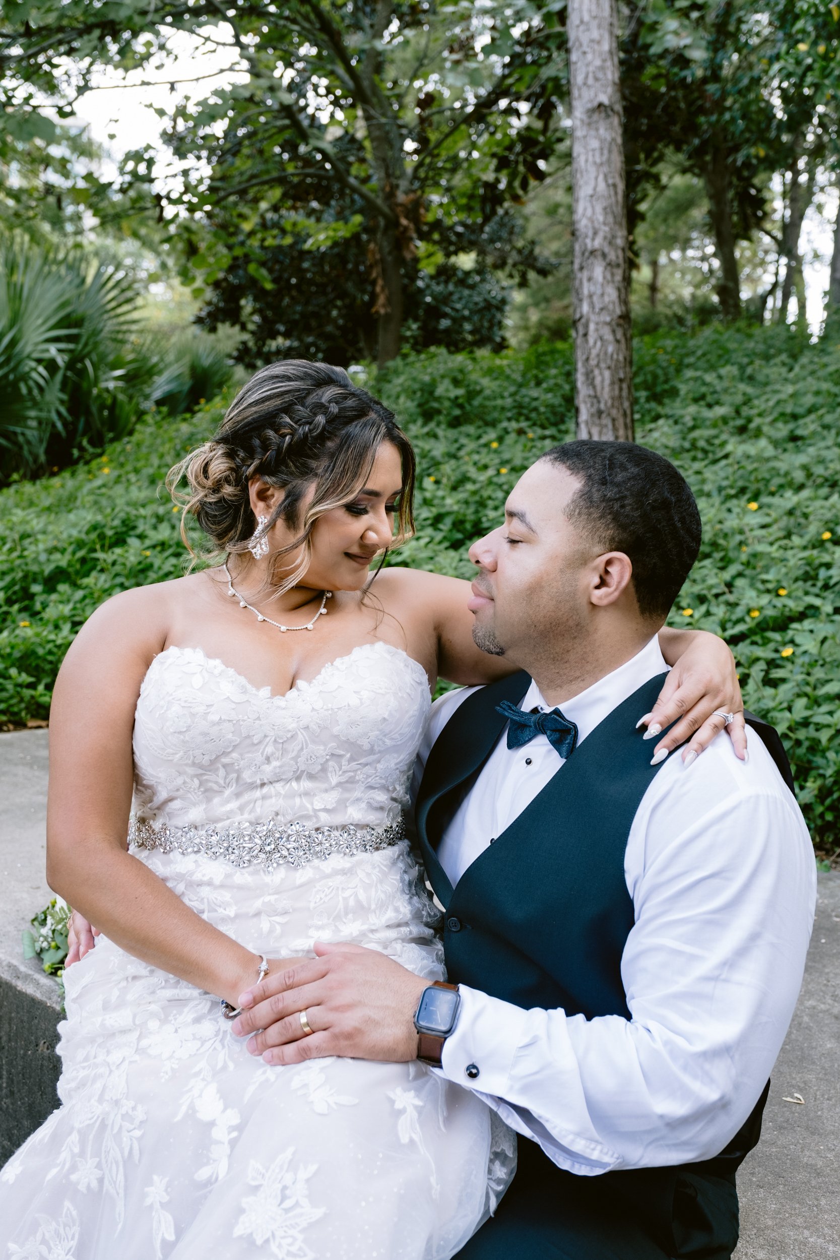Giverny-Houston-Wedding-Photographer-1910-Courthouse-Buffalo-Bayou-RhondaManuel_0064.jpg