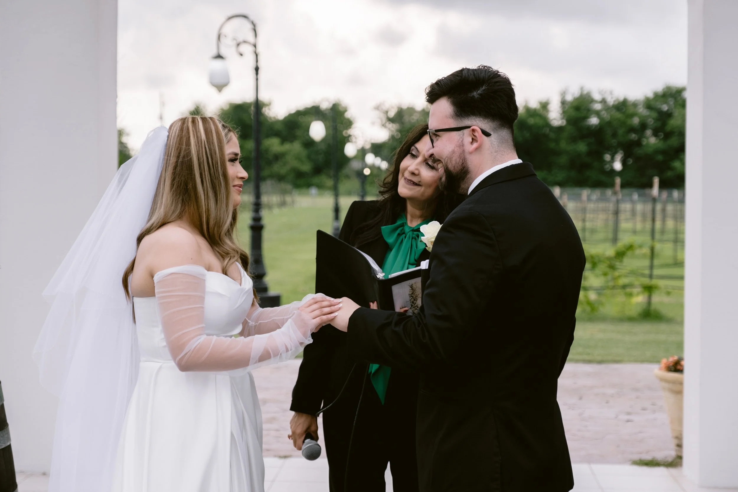 Giverny-Houston-Galveston-Wedding-Photographer-Haak-Winery-PaolaBrandon_0045.jpg