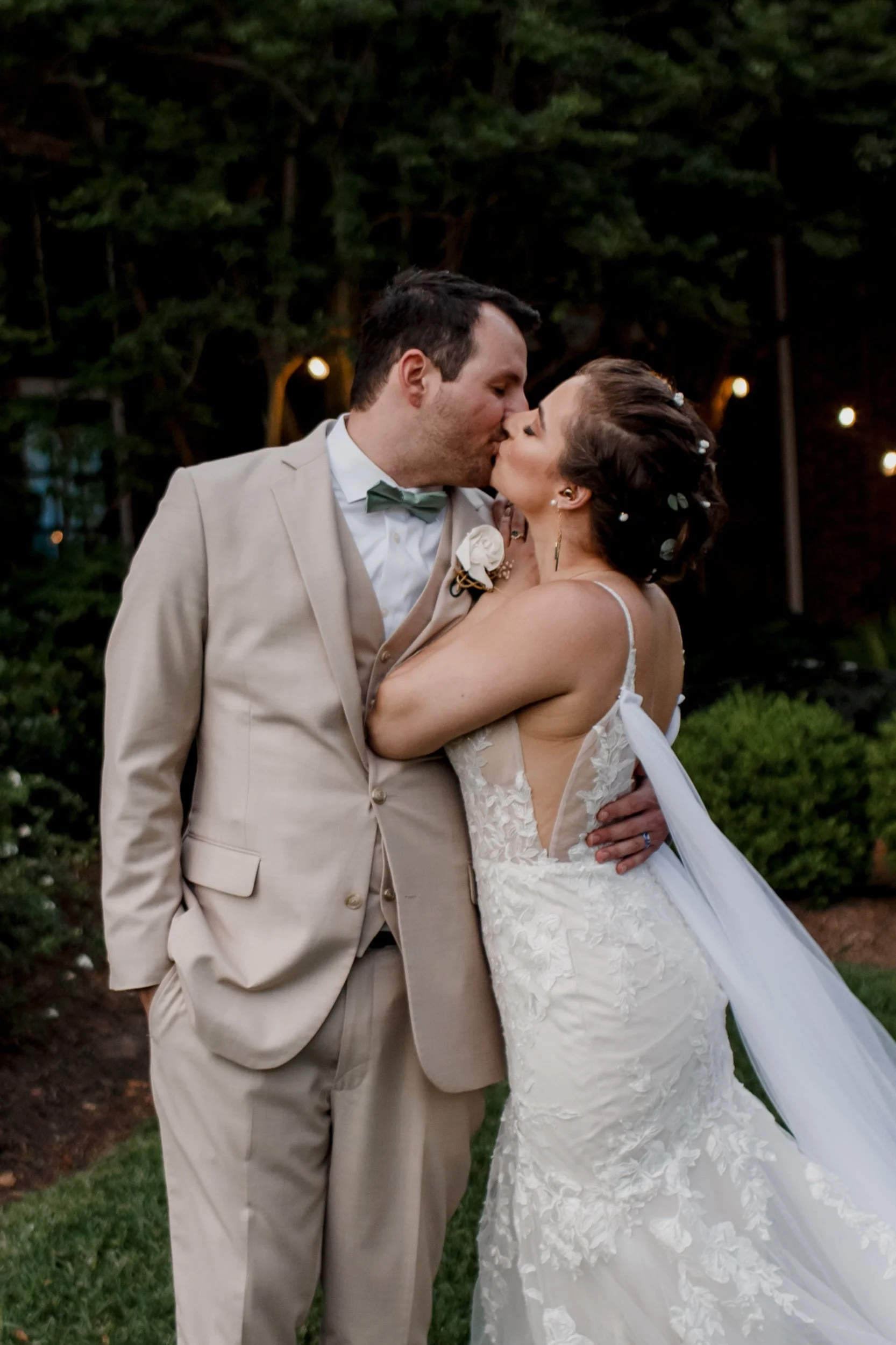Giverny-Houston-Galveston-Wedding-Photographer-1859-Ashton-Villa-RachelJorge_0100.jpg