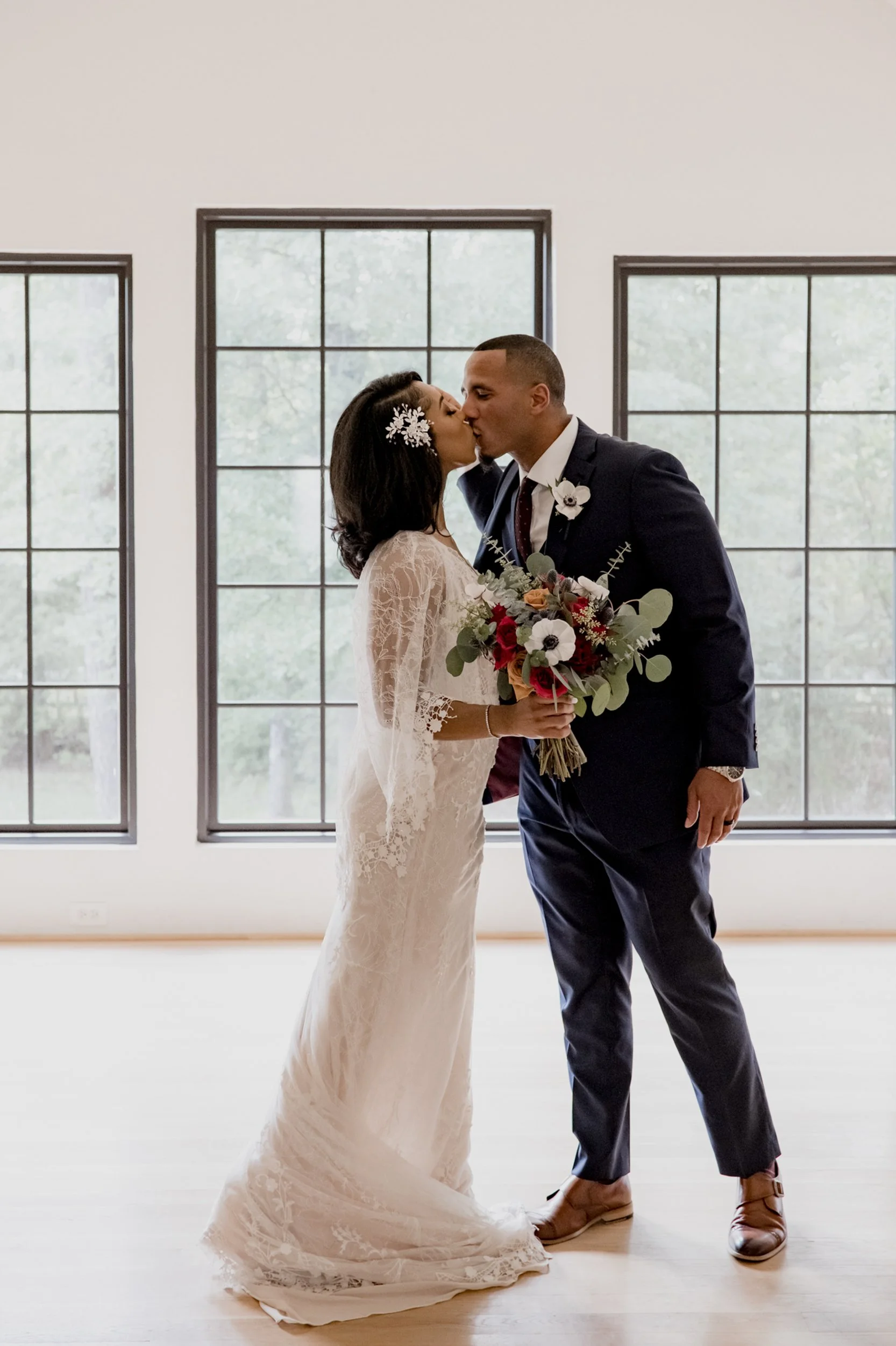 Giverny-Houston-Wedding-Photographer-A-The-Oak-Atelier-Conroe-MariciaParnell_0069.jpg