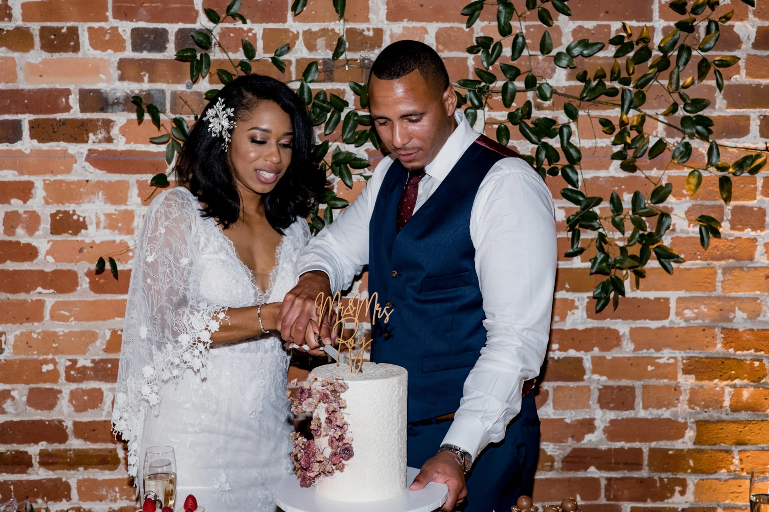 Giverny-Houston-Wedding-Photographer-B-Ronin-2-Arthouse-Downtown-MariciaParnell_0030.jpg
