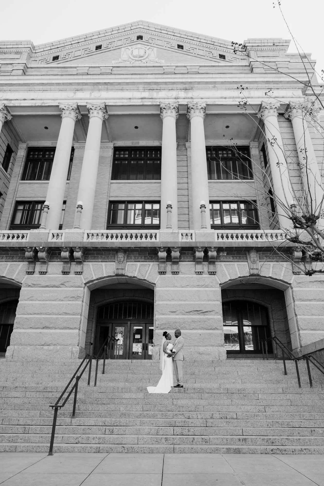 Giverny_Wedding_Houston_1910_Historic_Courthouse_Elopement_AT_0008.jpg