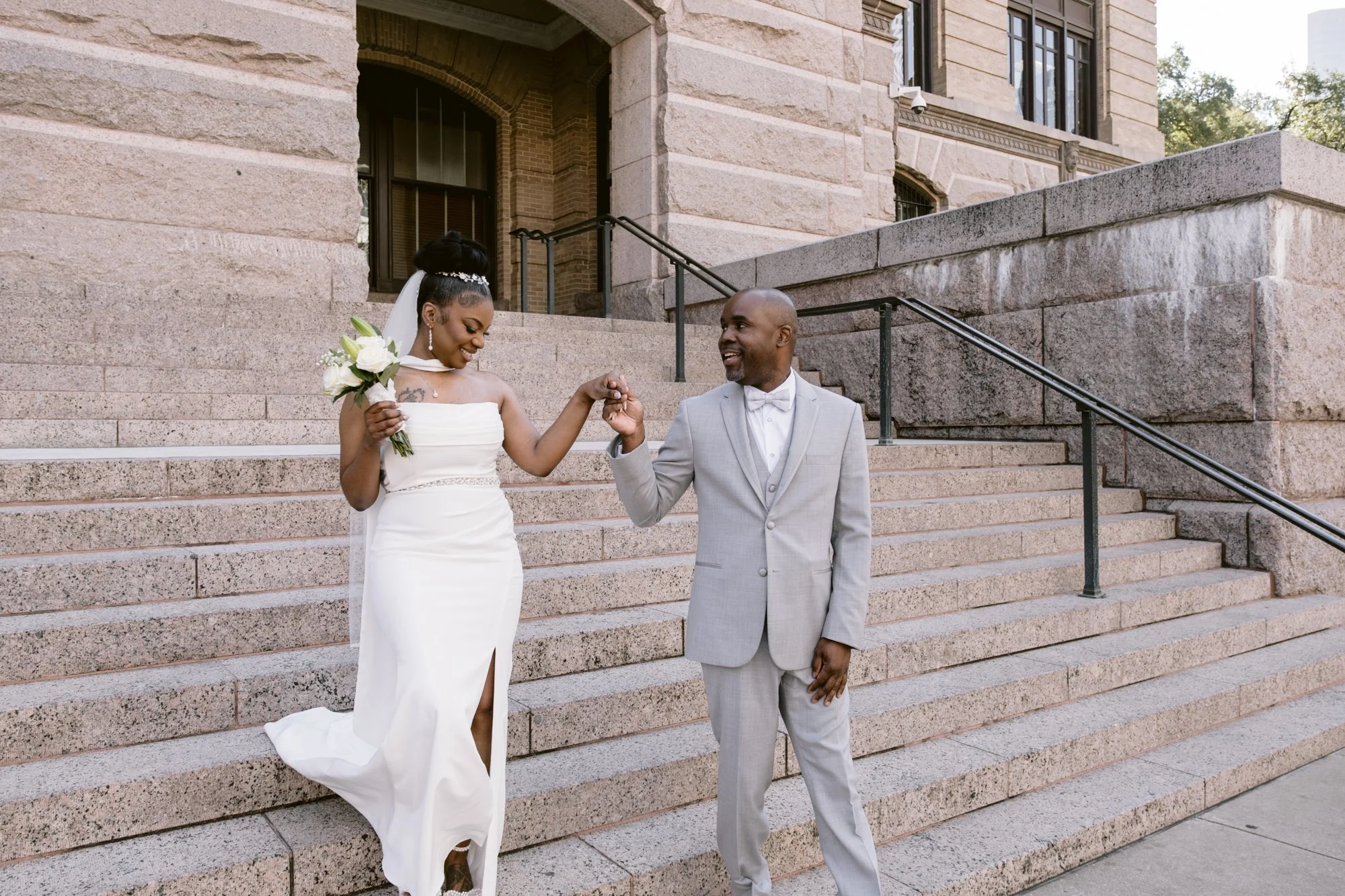 Giverny_Wedding_Houston_1910_Historic_Courthouse_Elopement_AT_0019.jpg