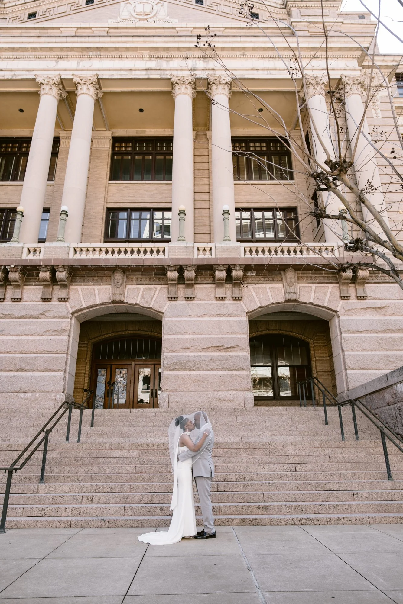 Giverny_Wedding_Houston_1910_Historic_Courthouse_Elopement_AT_0025.jpg
