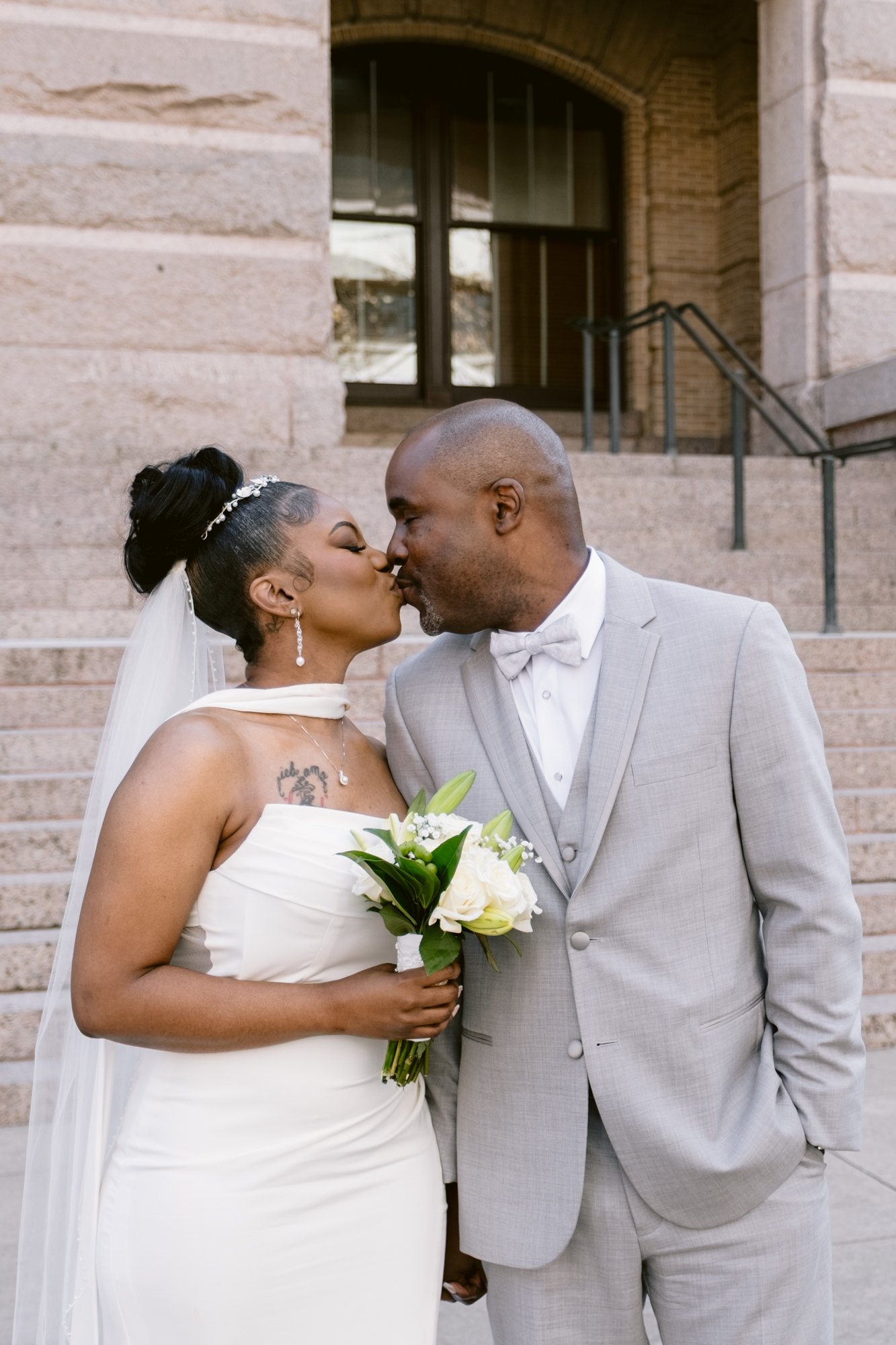 Giverny_Wedding_Houston_1910_Historic_Courthouse_Elopement_AT_0028.jpg