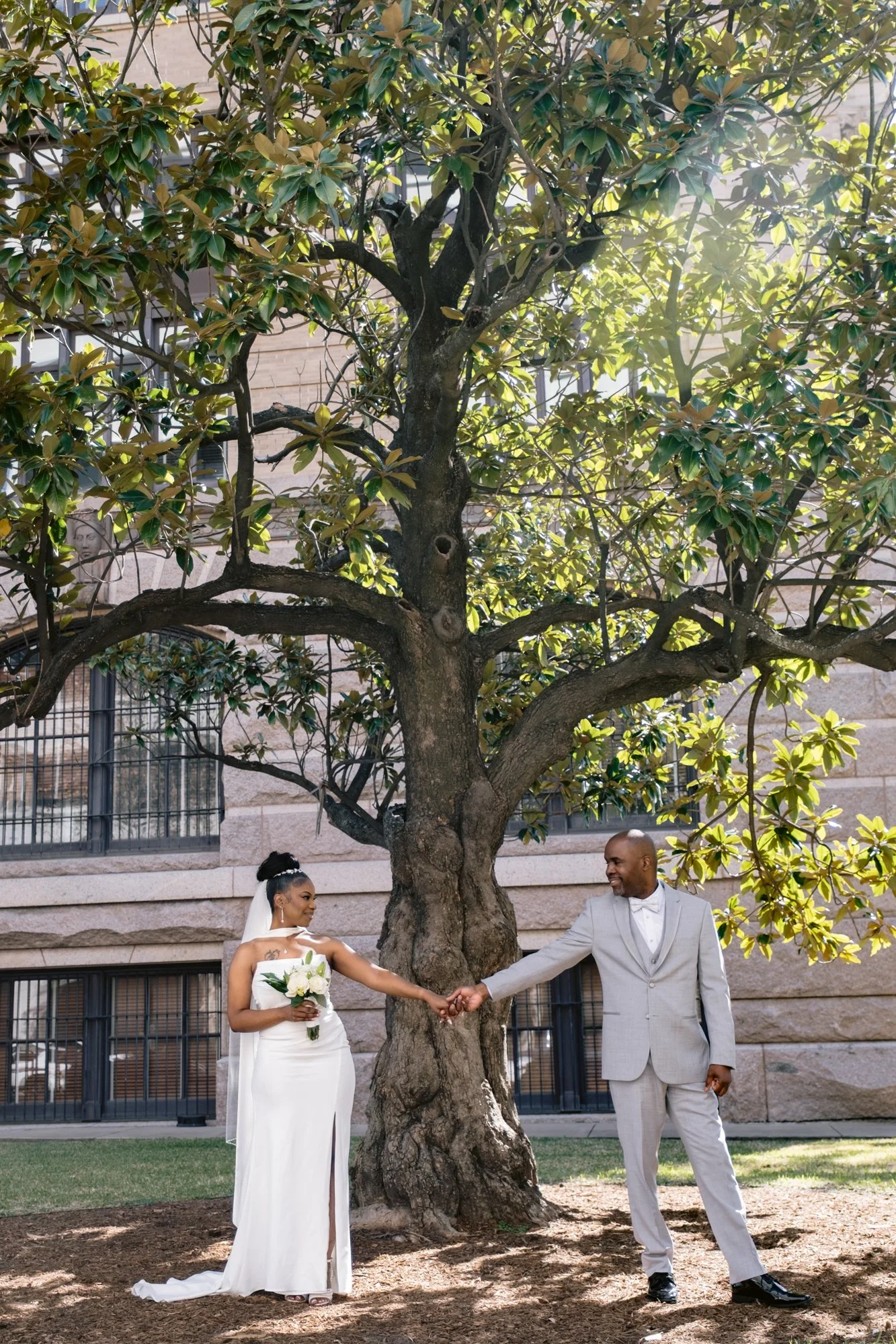 Giverny_Wedding_Houston_1910_Historic_Courthouse_Elopement_AT_0033.jpg