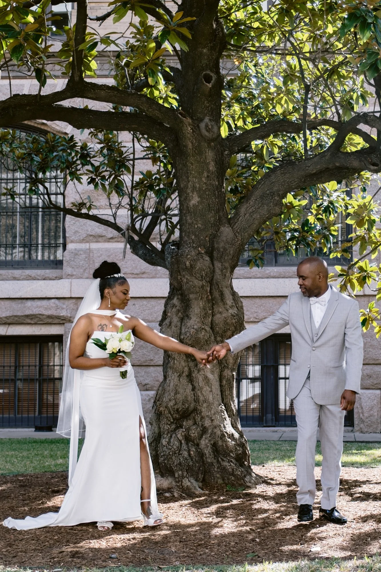 Giverny_Wedding_Houston_1910_Historic_Courthouse_Elopement_AT_0034.jpg