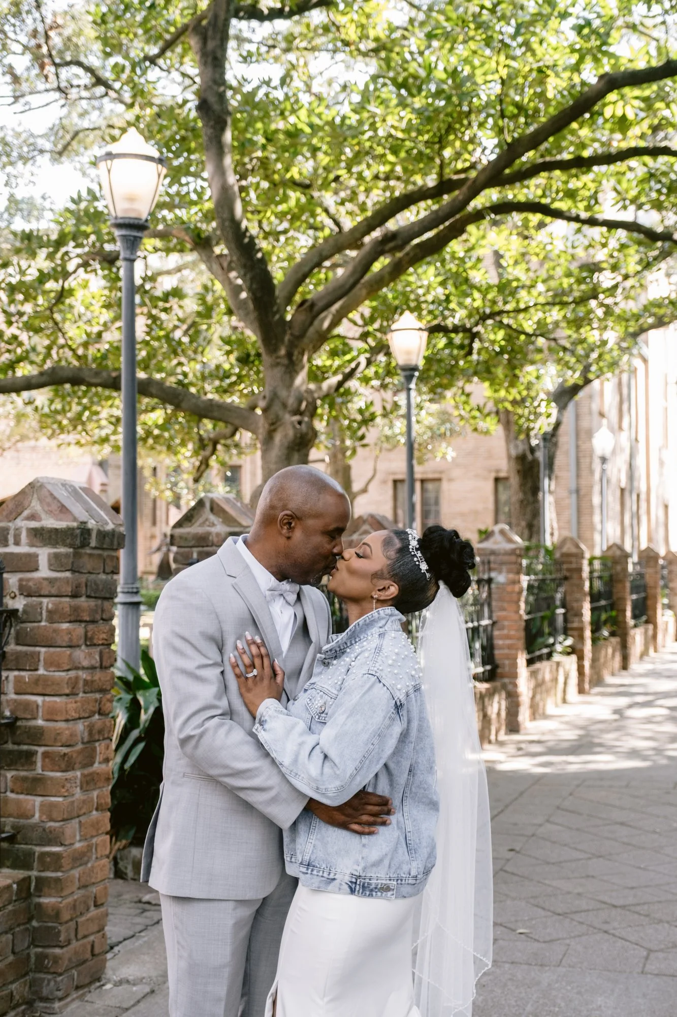 Giverny_Wedding_Houston_1910_Historic_Courthouse_Elopement_AT_0072.jpg