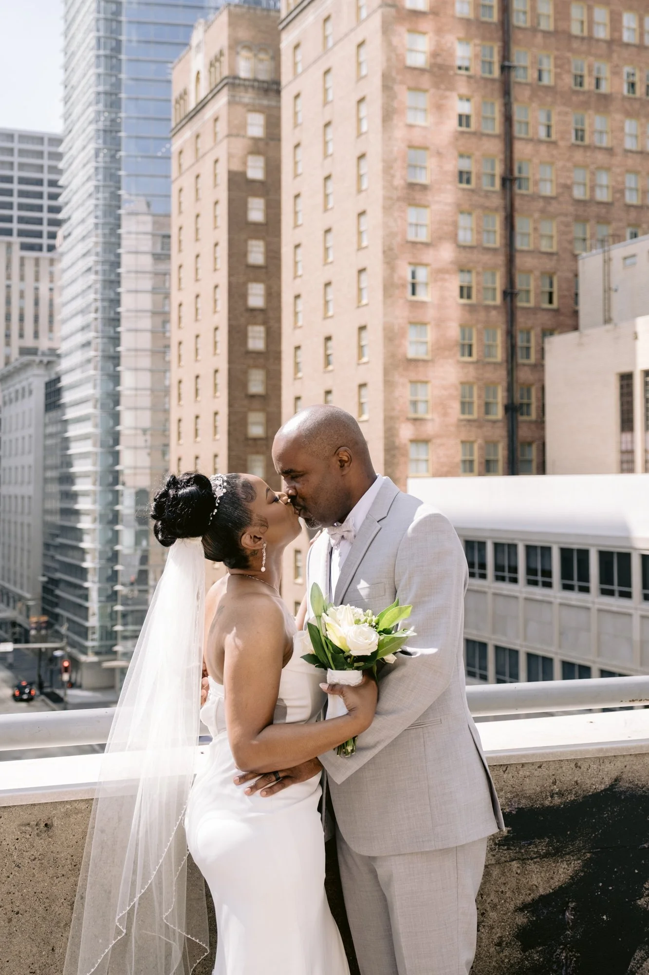 Giverny_Wedding_Houston_1910_Historic_Courthouse_Elopement_AT_0085.jpg