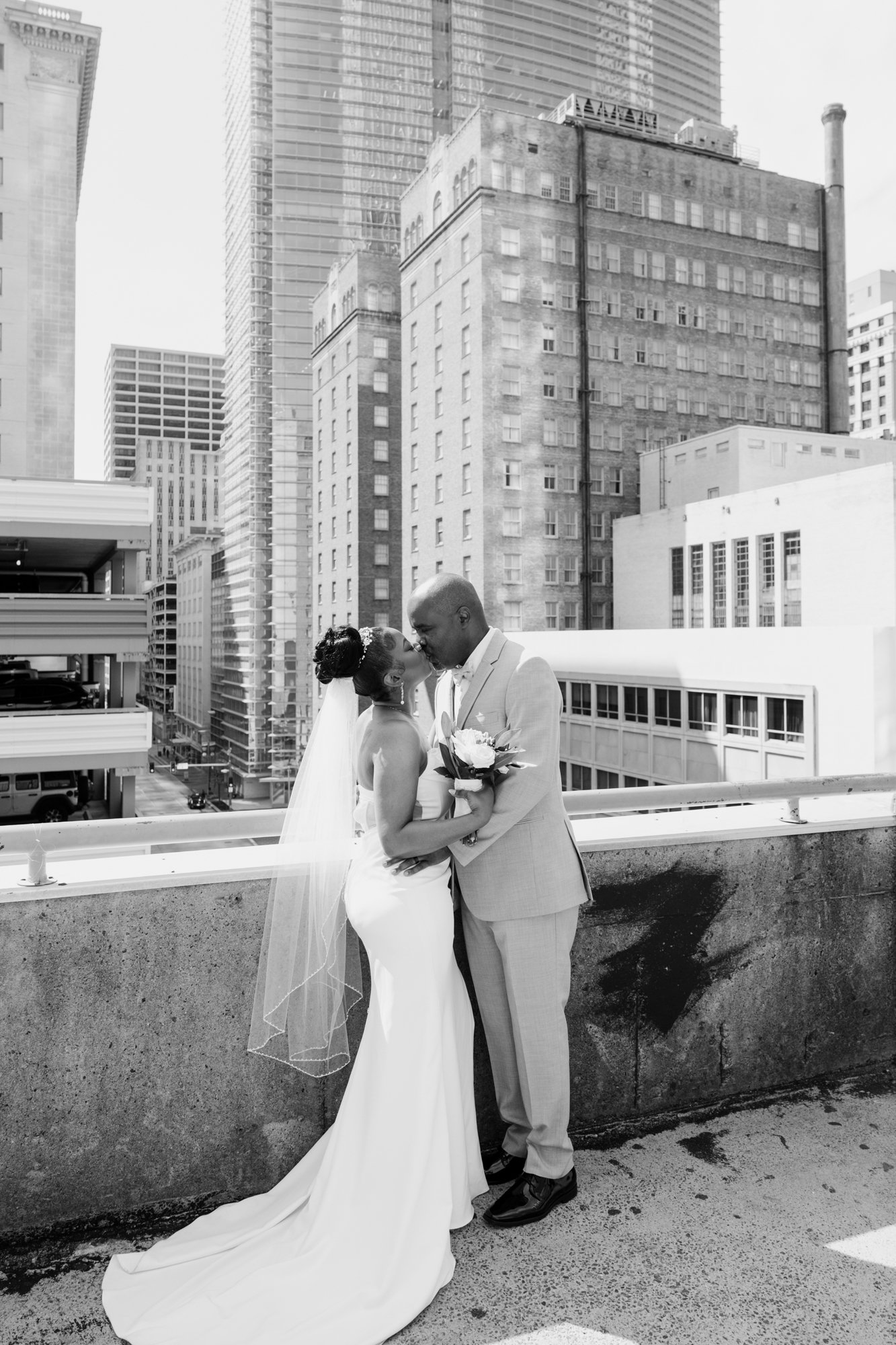 Giverny_Wedding_Houston_1910_Historic_Courthouse_Elopement_AT_0086.jpg