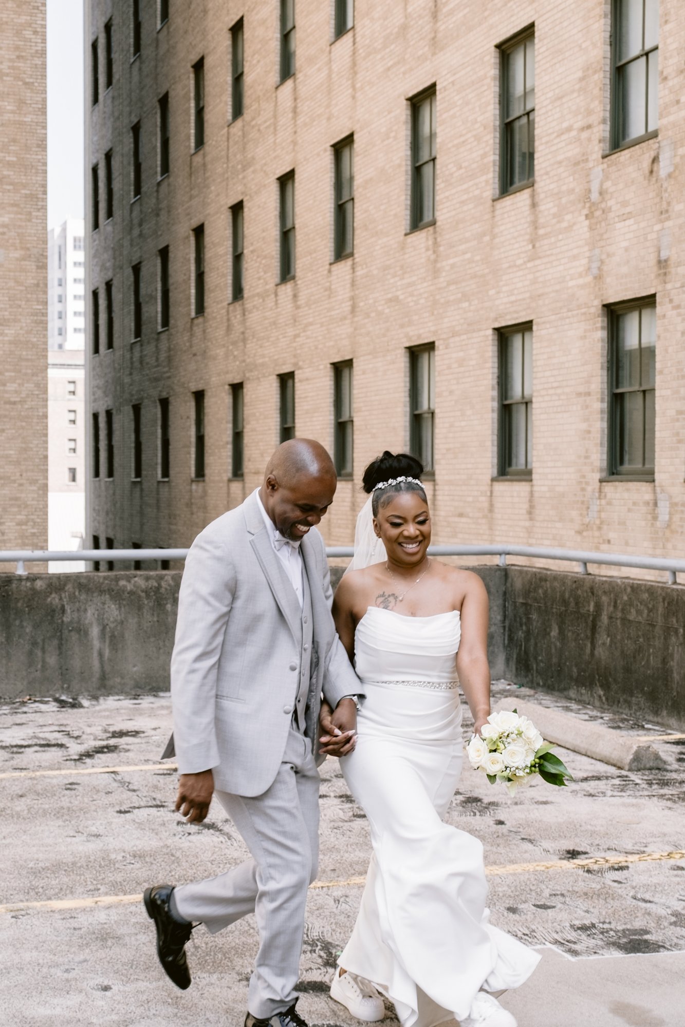 Giverny_Wedding_Houston_1910_Historic_Courthouse_Elopement_AT_0095.jpg
