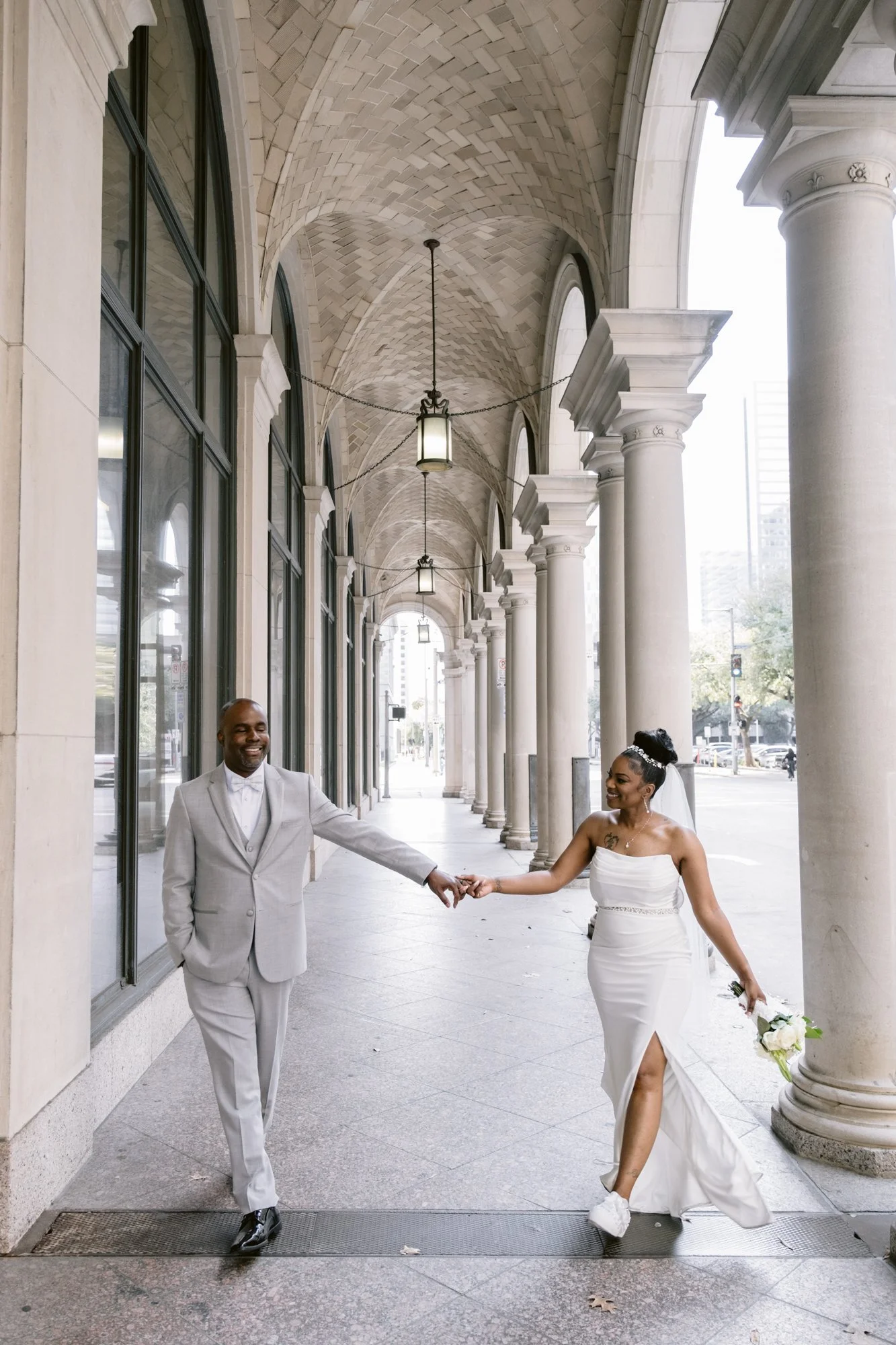 Giverny_Wedding_Houston_1910_Historic_Courthouse_Elopement_AT_0103.jpg