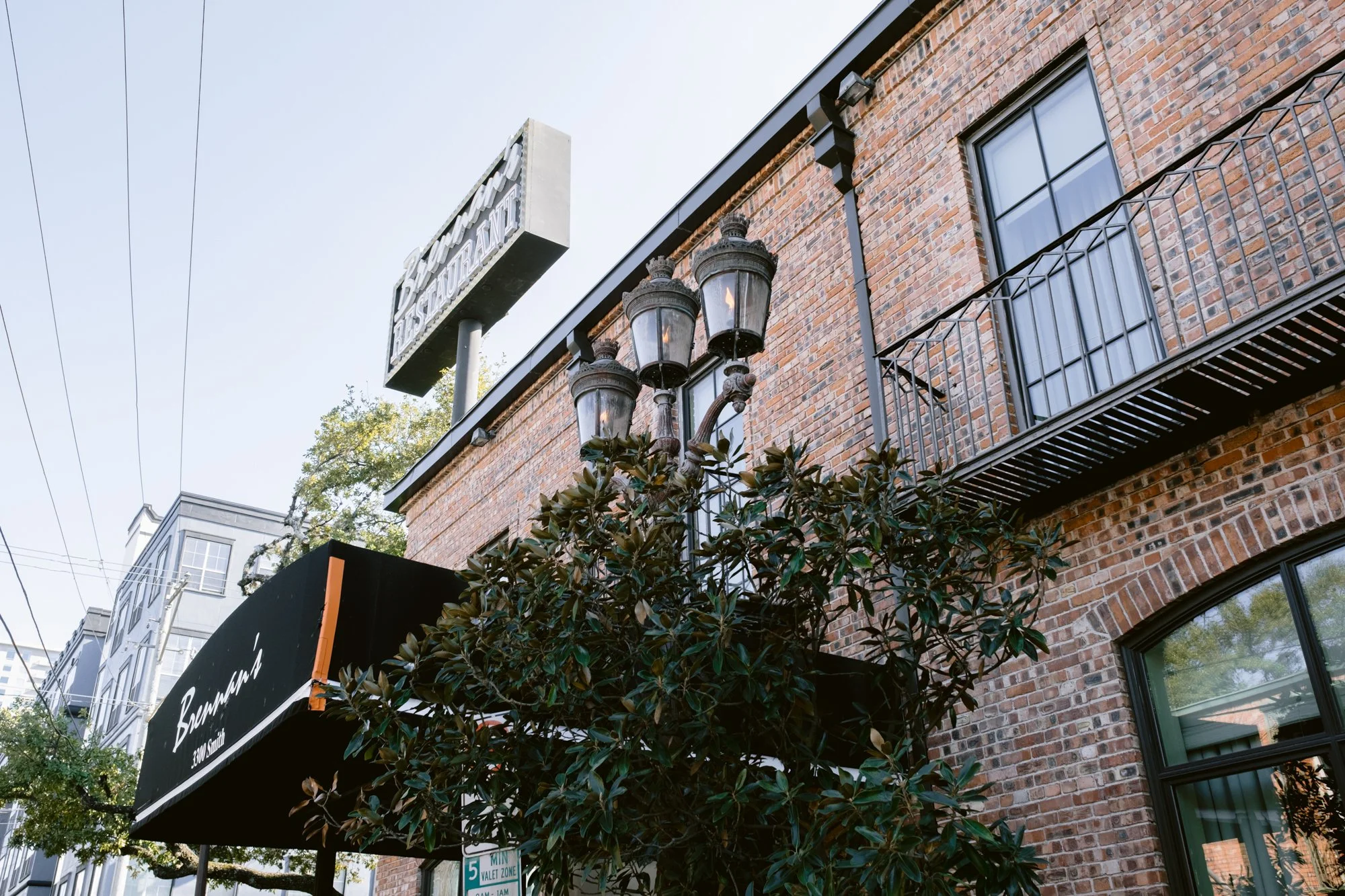 Giverny_Wedding_Houston_Midtown_Brennan's_Restaurant_AG26_0001.jpg