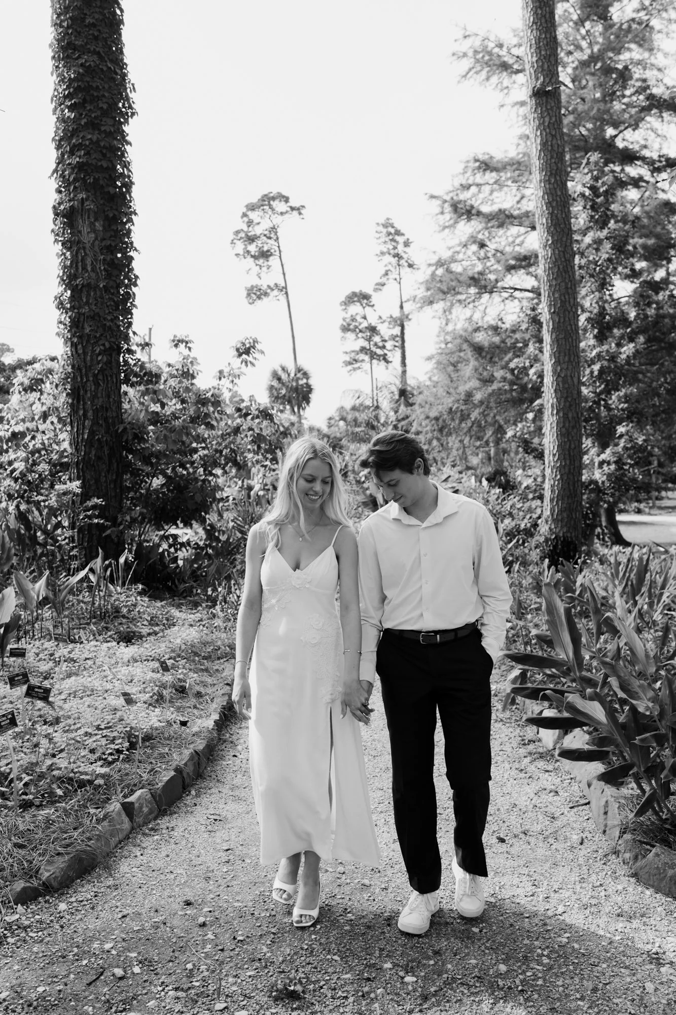 Giverny-Wedding-Mercer-Botanic-Gardens-Engagement-NM26_0007.jpg