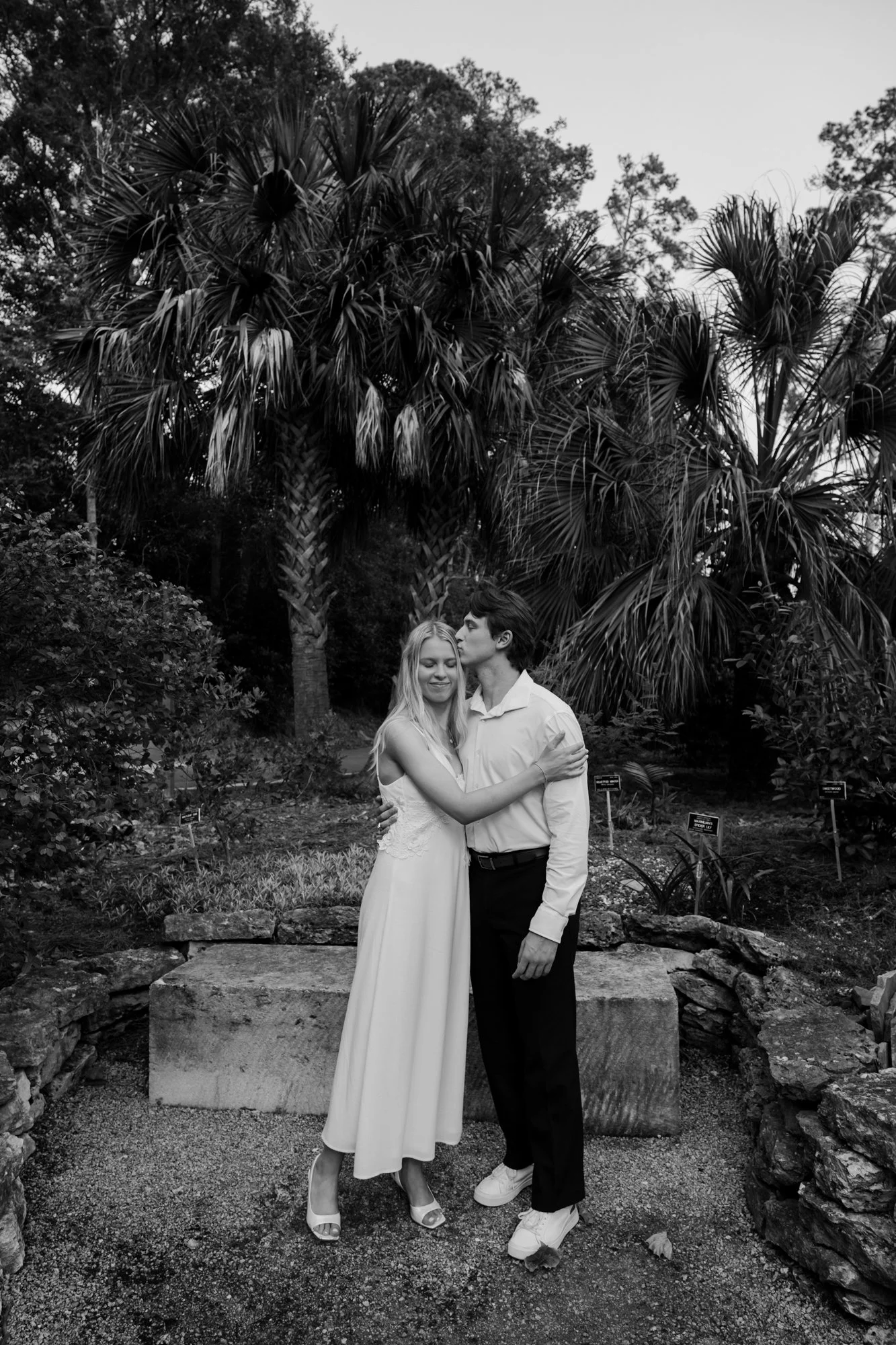 Giverny-Wedding-Mercer-Botanic-Gardens-Engagement-NM26_0034.jpg