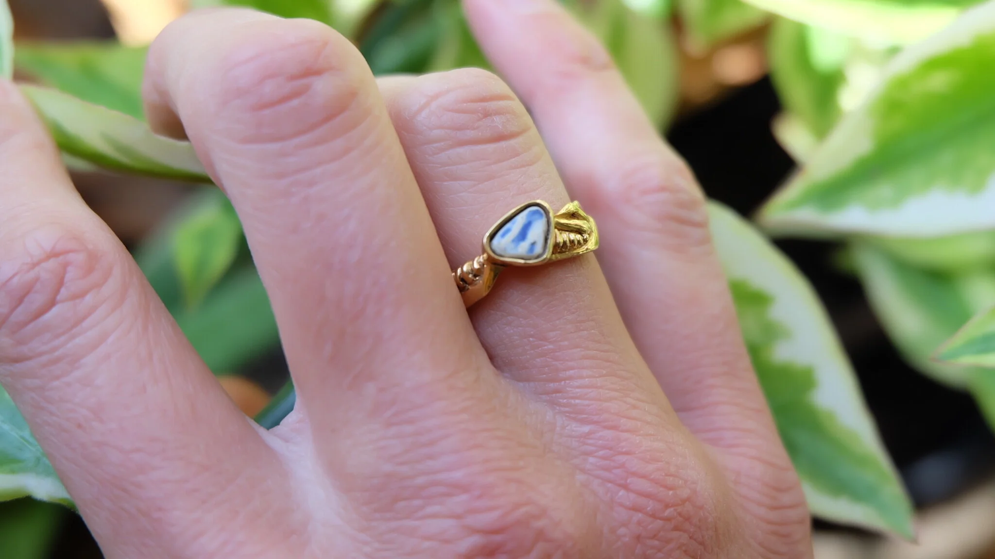 18K and Sea Pottery Praying Mantis Ring 