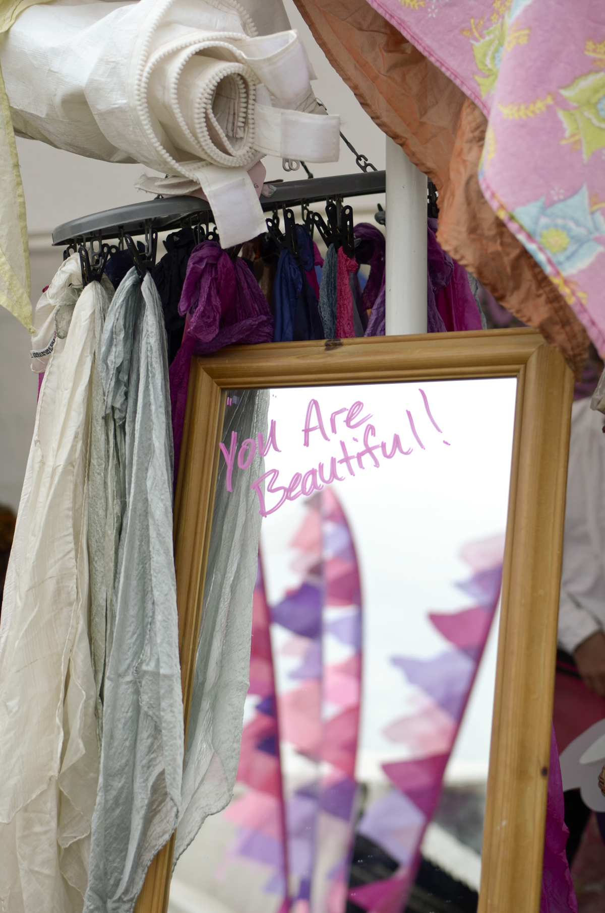  Why thank you !&nbsp;  stall holders selling their unique hand made items.&nbsp; 