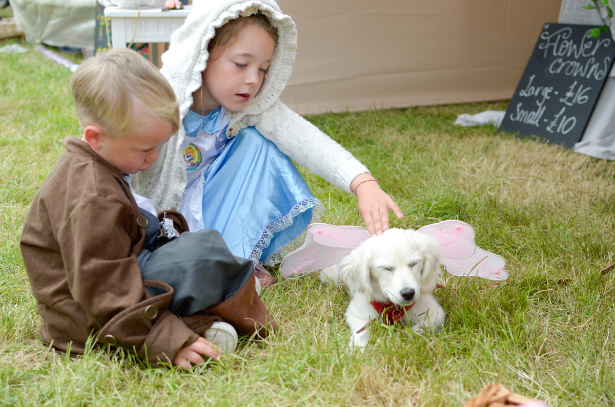  3 wishes is dog friendly and is the only place I have ever seen a fairy dog show.&nbsp;yep, very cute dogs in tutus with wings everywhere!&nbsp; 