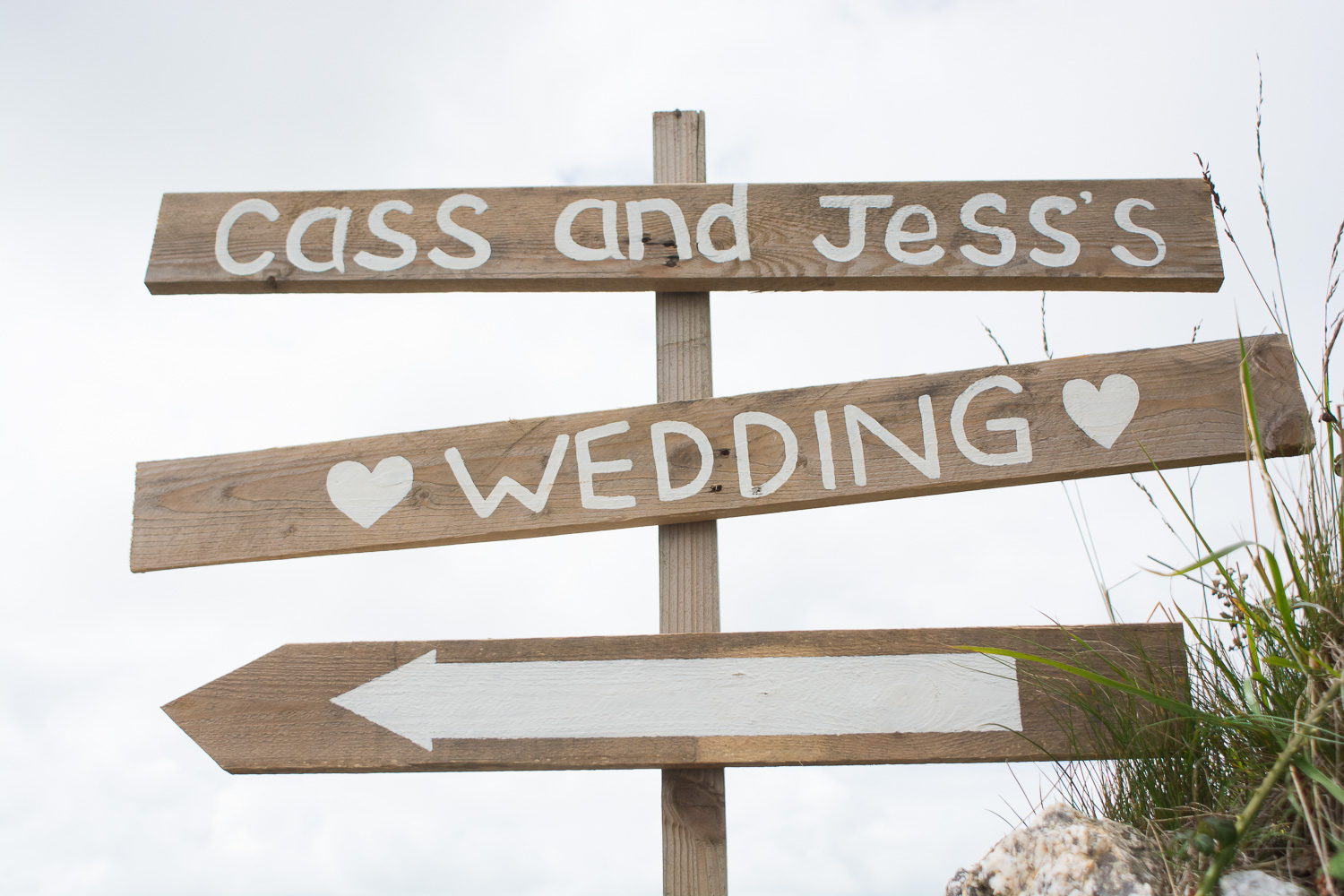 wooden wedding sign in woolacombe