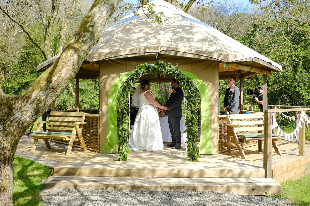 cornish tipi wedding photography 027.jpg