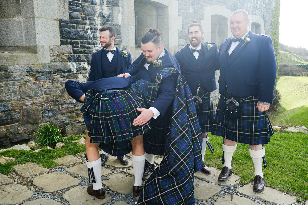 Polhawn Fort Wedding 049.jpg