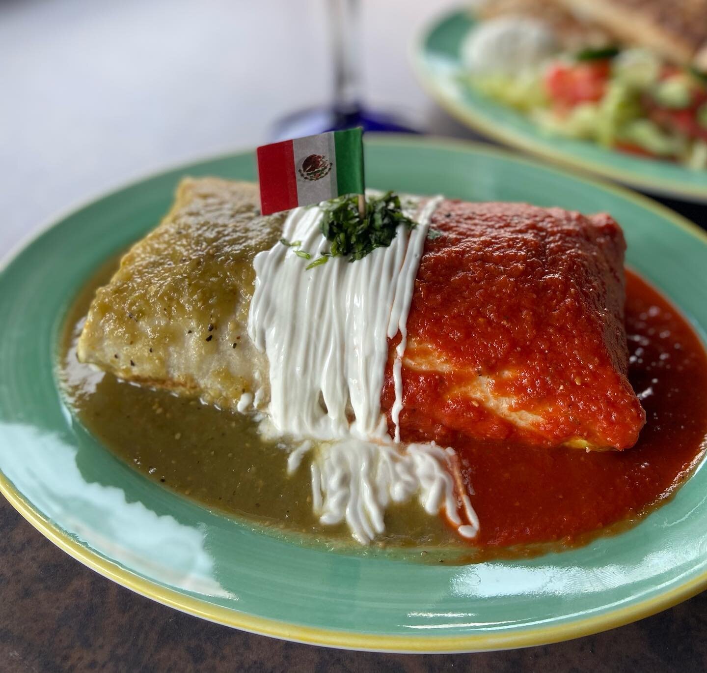 This. Dish. Right. Here! 😋🫶🏼🤤
.
Our wet burrito is good good! #banderaburrito 
.
#mexicanflag #burritos #wetburrito #mexicanfood #mexicanrestaurant #burritolife #niagararestaurants #niagarafalls #niagarafallscanada #tacos #margaritas #tequila #ni