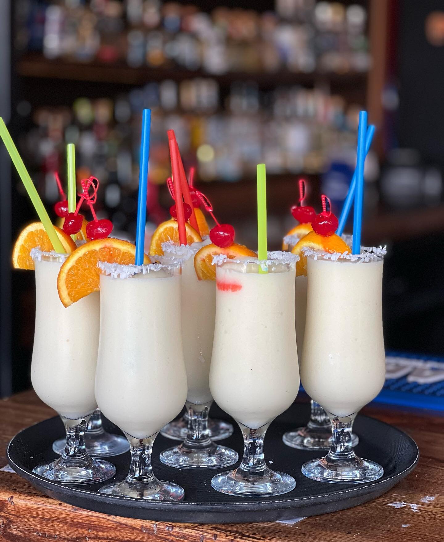🍍If you like pi&ntilde;a colada&hellip;🎶🍍
Today is&hellip;#nationalpinacoladaday ‼️
.
.
#pi&ntilde;a #rum #pinacolada #yummycocktails #pineapplerum #summercocktails #patiovibes #mexicanfood #ilovetacontequila #summertime #niagaratourism #niagarafo