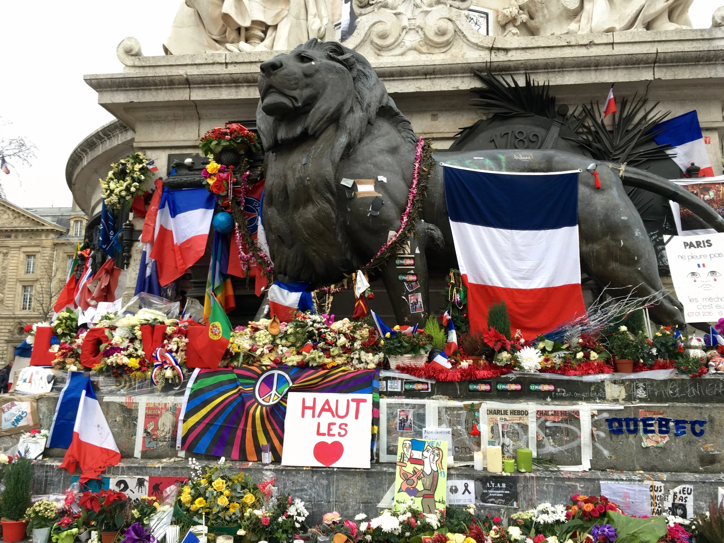 Homage # 2 for the victims of the Paris attacks at Place de la Republic