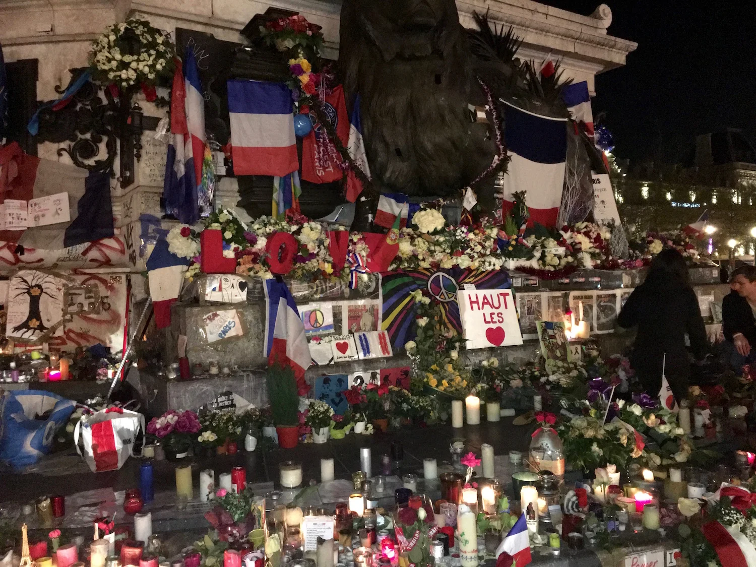 Tributes at Place de la Republic