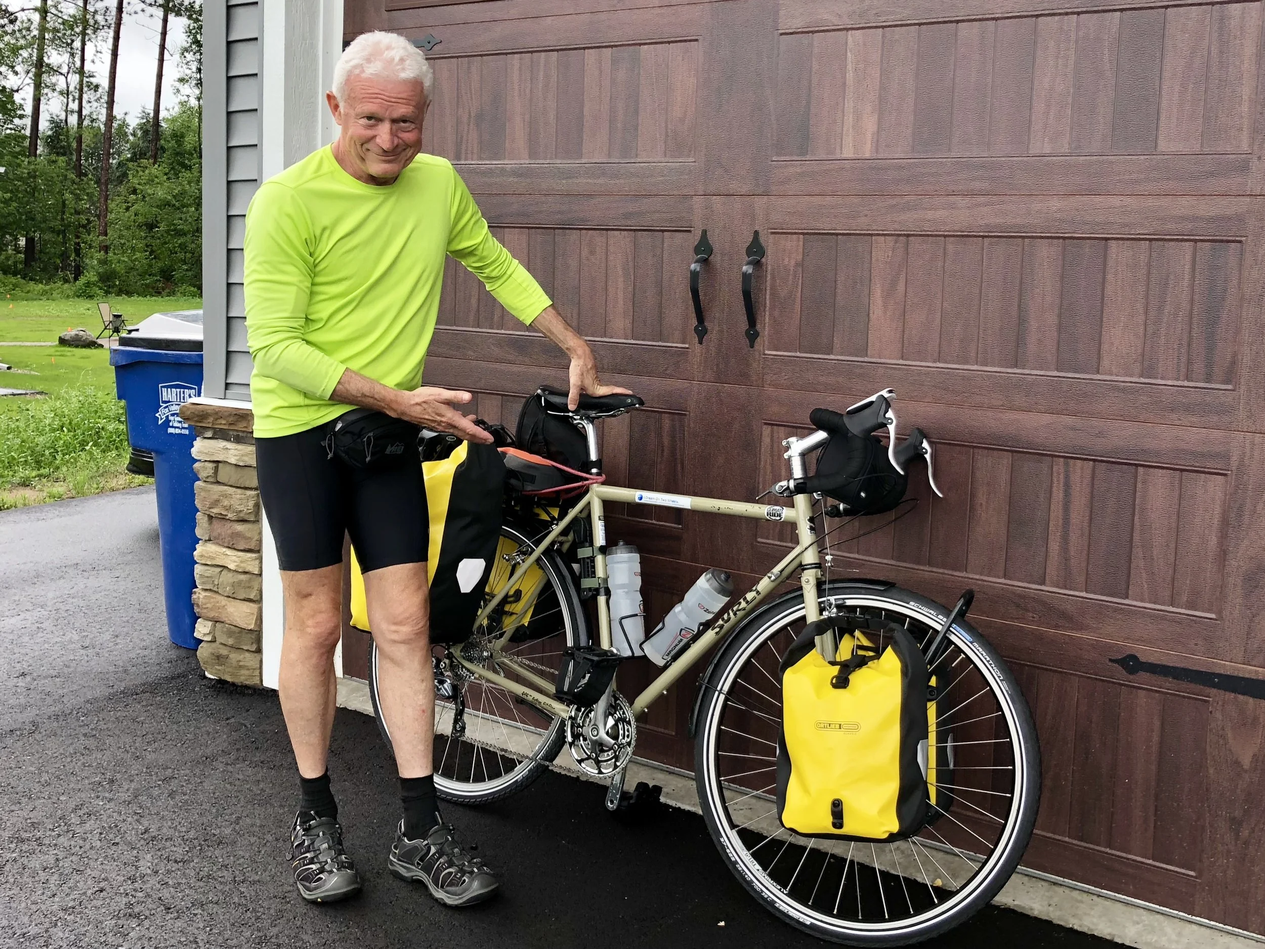 Showing off my latest setup. Each trip, I'm a bit more compact.