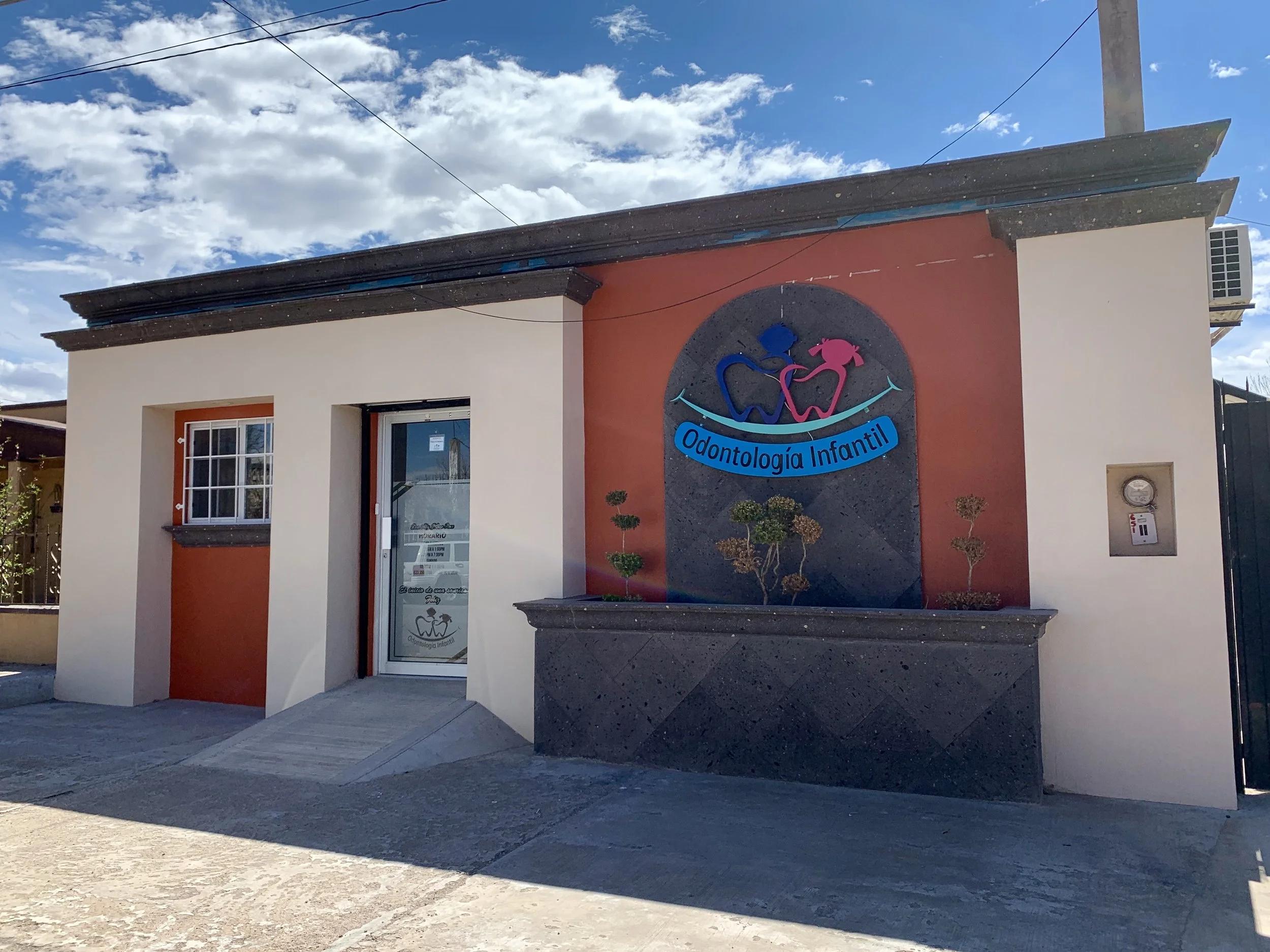 A Periodoncista office in Agua Prieta.