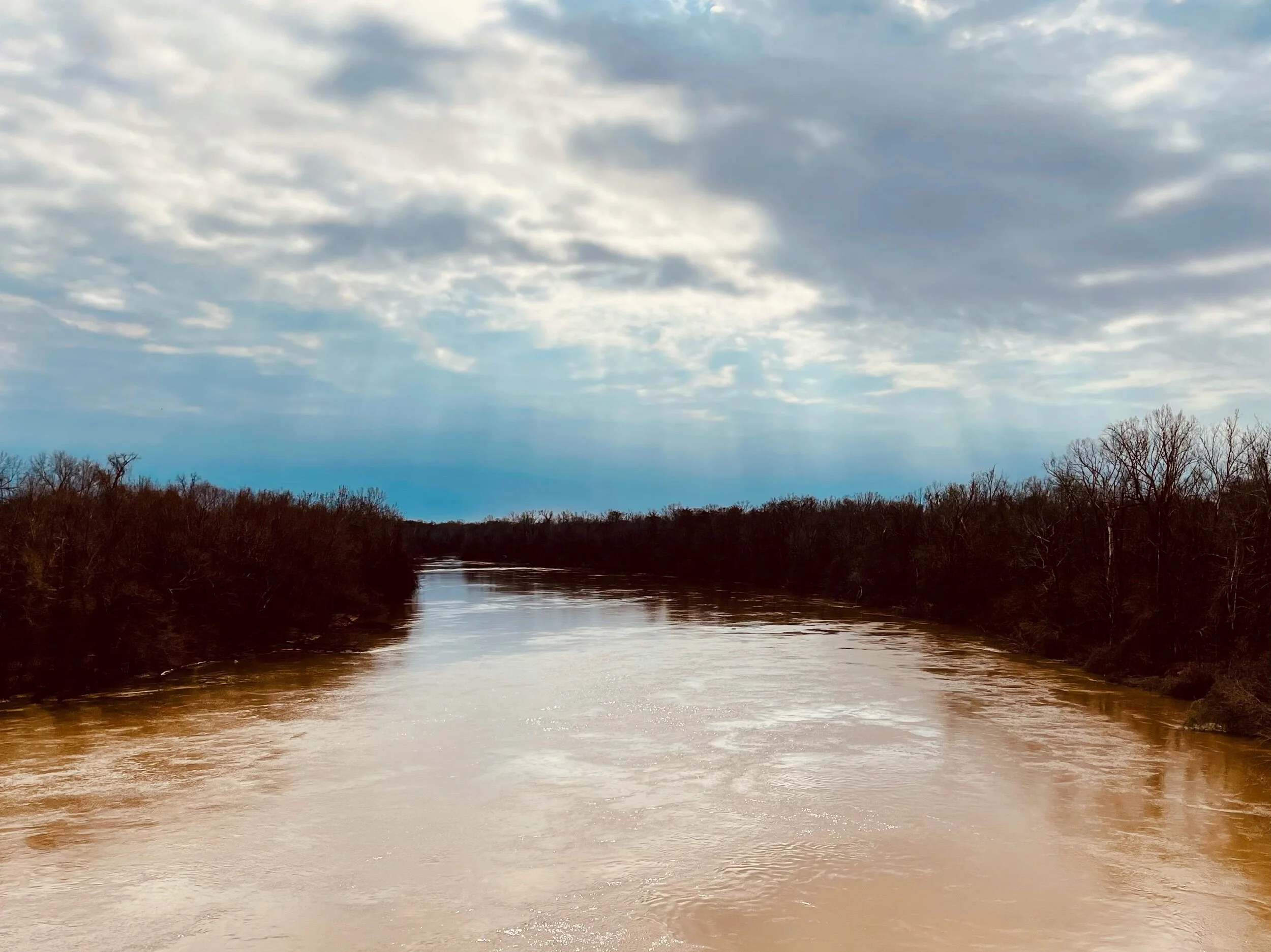 The Pearl River forms the far eastern border of Louisiana and the southwestern border of Mississippi.