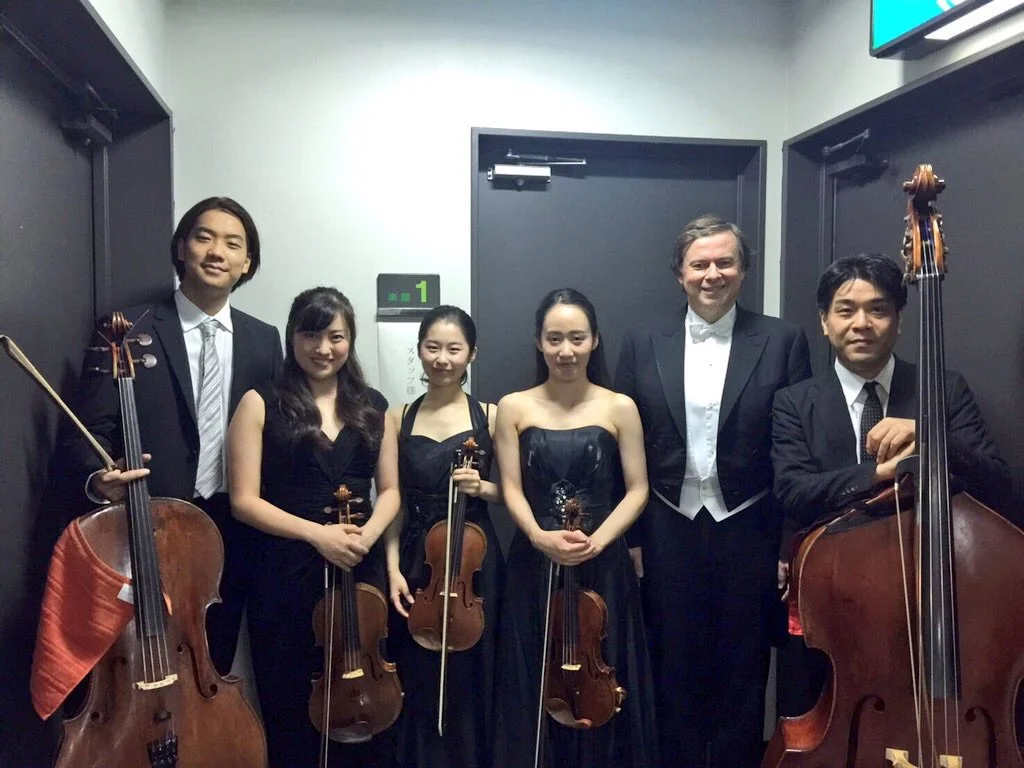 From left: Tatsuki Sasanuma (Cello), Meguna Naka (Viola), Chihiro Kitada (2nd Violin), Yuna Shinohara (1st Violin) , Kris Jablonski (Piano), Nobuhisa Hasegawa (Double Bass)