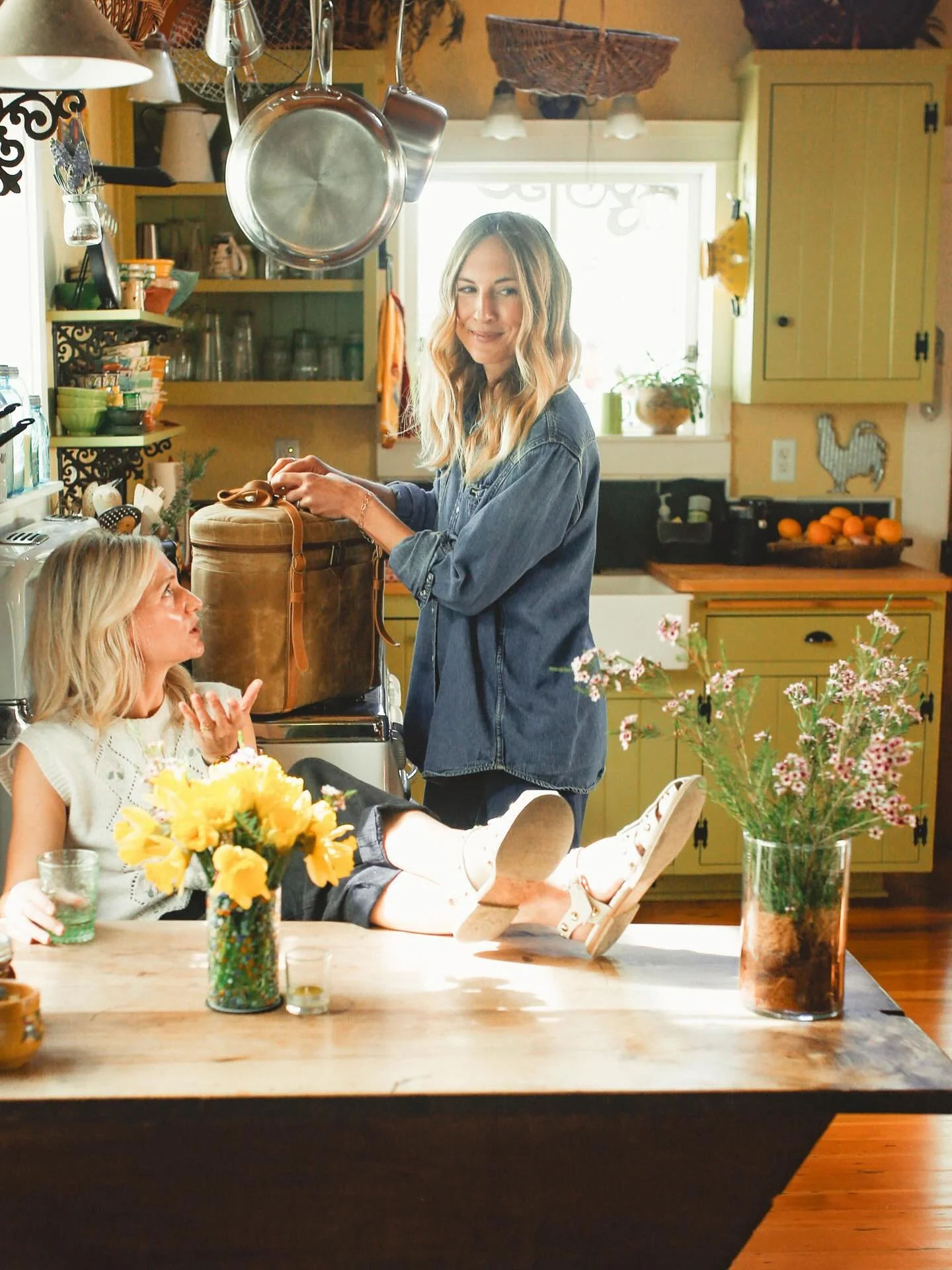 Hey Hey!
Christiane and Joni here, founders of Goldie :)
If you&rsquo;ve missed us, we&rsquo;ve been makin&rsquo; bags over here,  learning (the way we imagine all 1st time entrepreneurs learn) that it&rsquo;s REALLY HARD to make a product! We unders