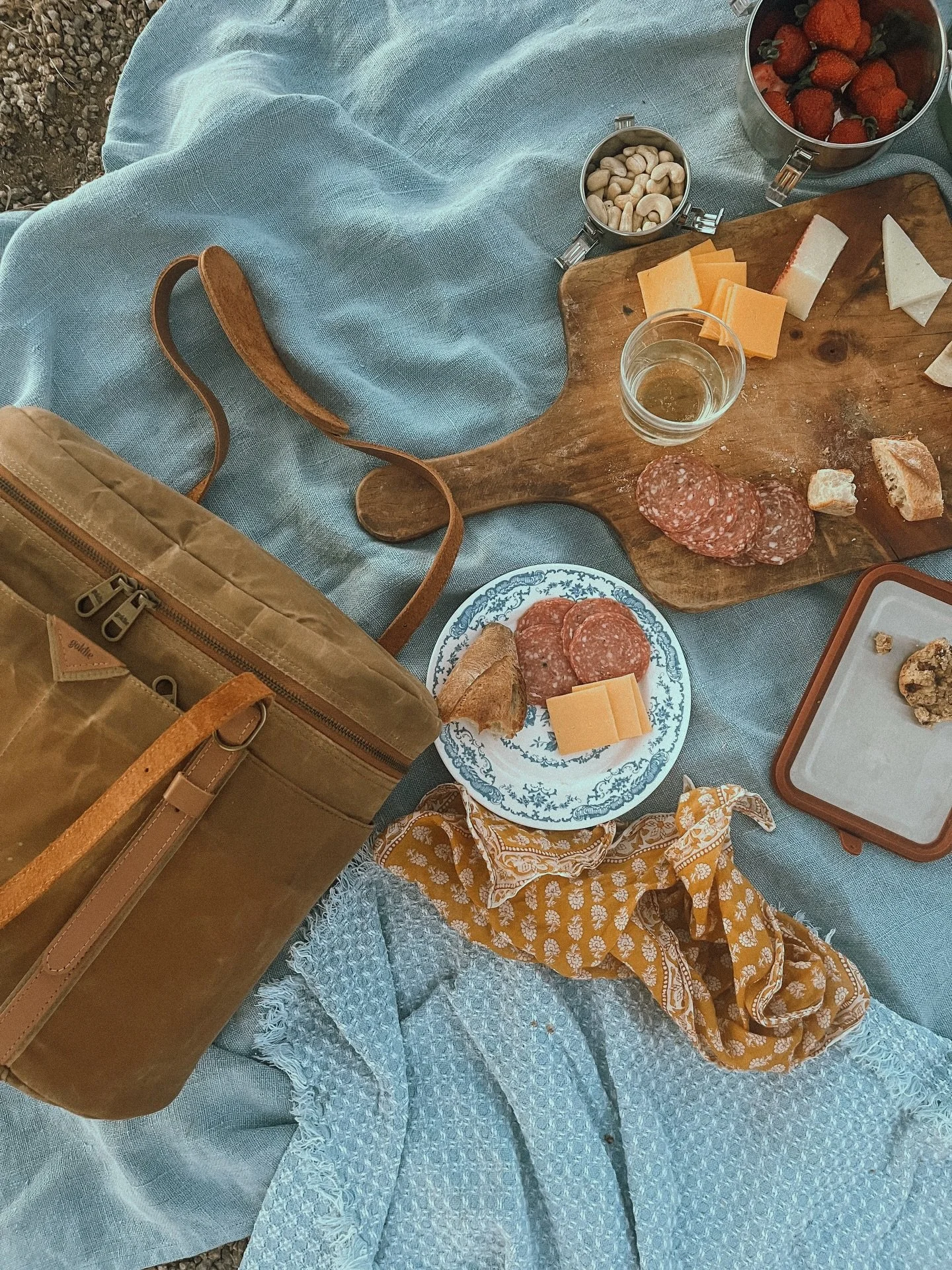 Blue skies &amp; sunshine in the forecast this weekend 🌞
COME SEE US IN MARIN!

We&rsquo;ll be at @longwaycoffeeclub this Saturday and @mettamamamarin Sunday!

Details will be popping up in stories 🙌🏻