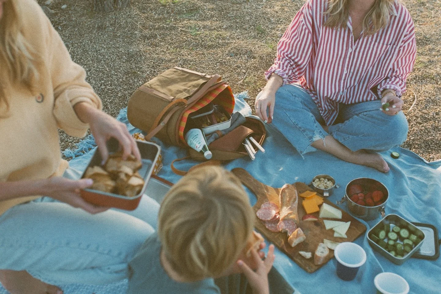 simple pleasures 💛

📷 @rebeccaadam__