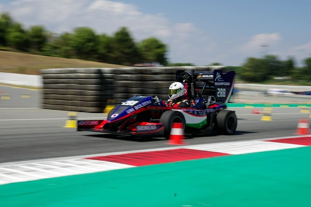 F&oacute;rmula Student Spain 2021 - Saturday 

#fss #formulastudent #formulastudentspain #motorsportphotographer #motorsport #motor #race #racing #racingphotography #racingimages #motorsportimages #iamthespeedhunter #shootpentax #pentax #circuitdebcn