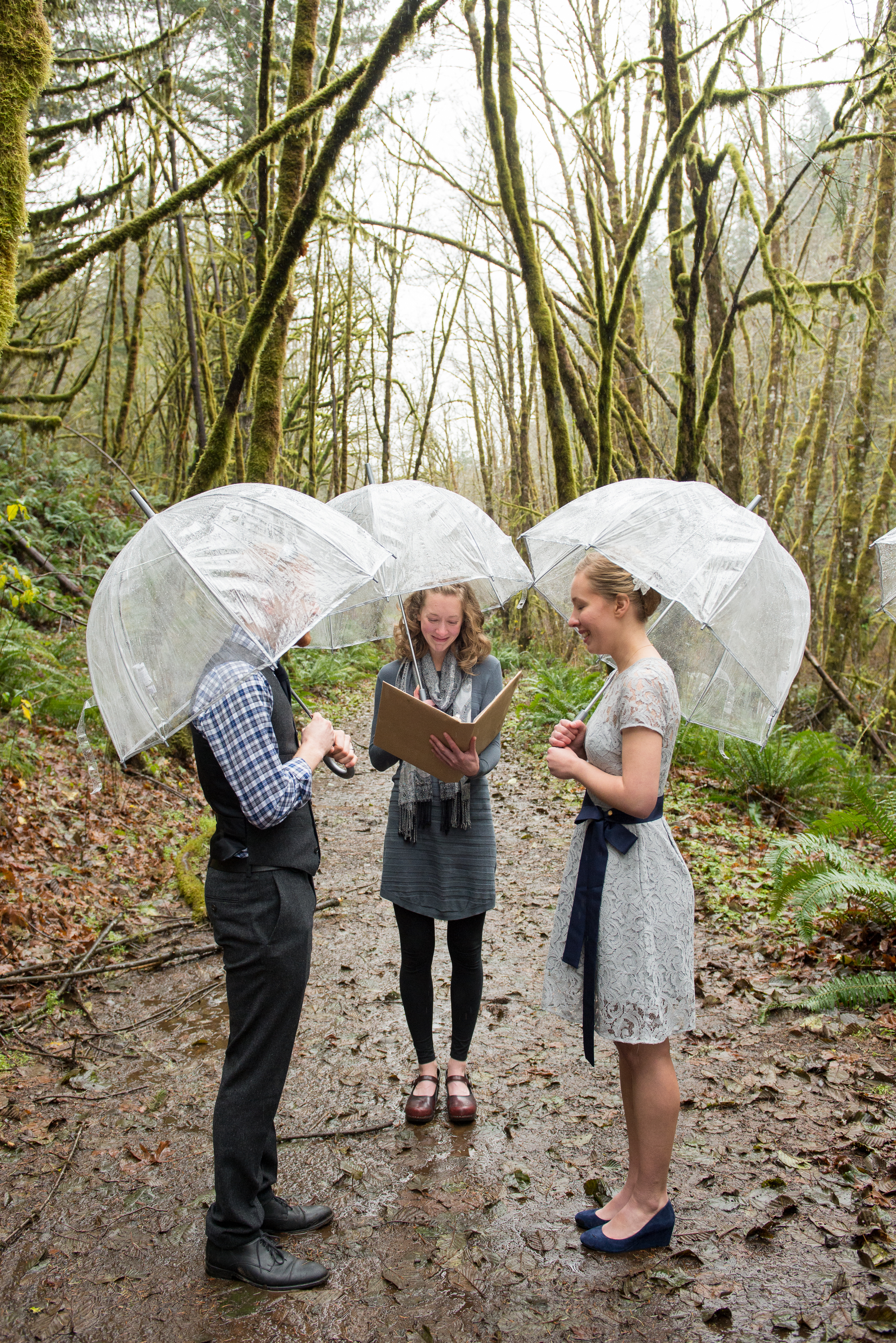 20-beazell-memorial-forest-intimate-outdoor-oregon-wedding.jpg