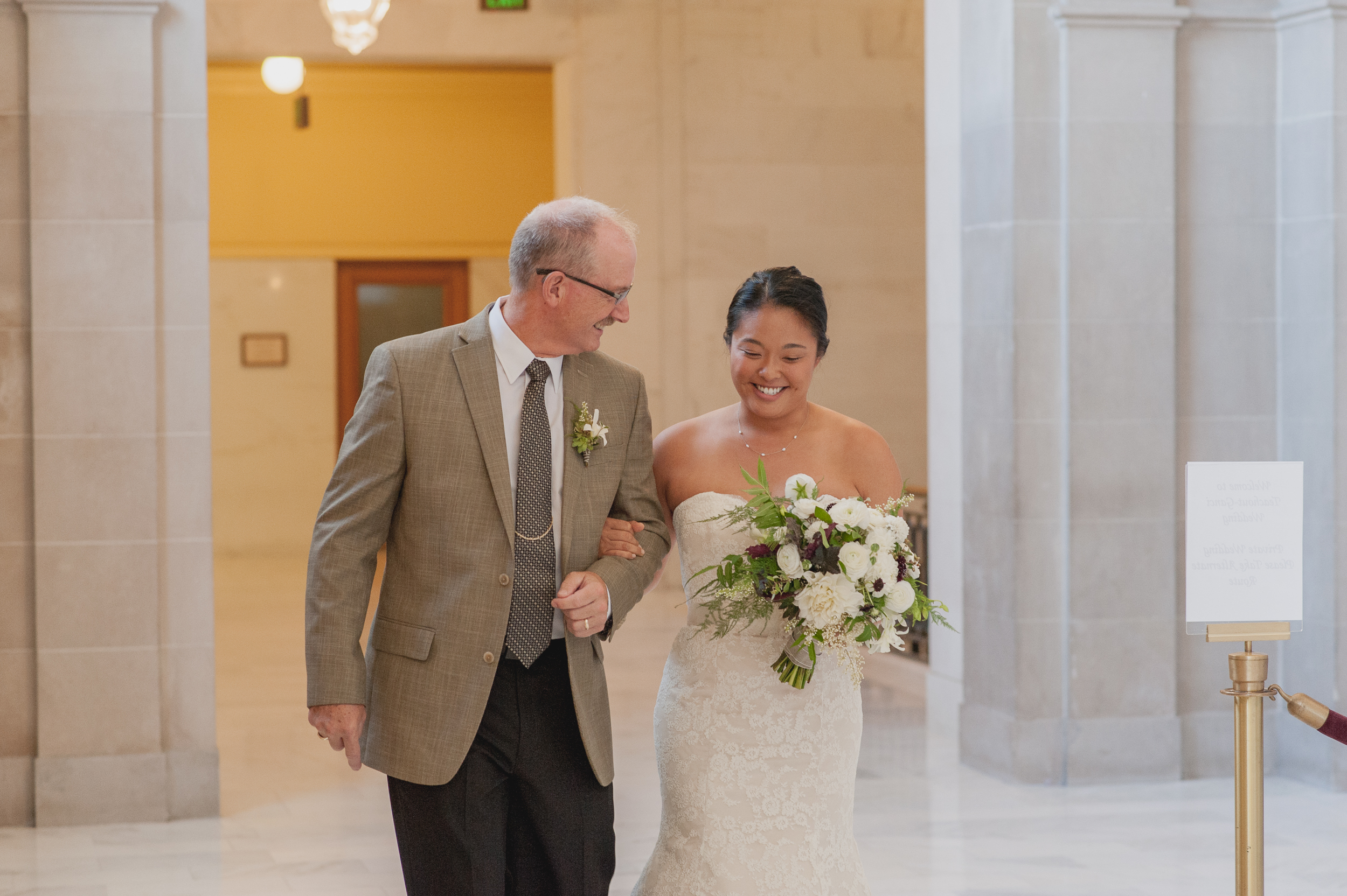 intimate-san-francisco-city-hall-wedding-vivianchen-st013.jpg