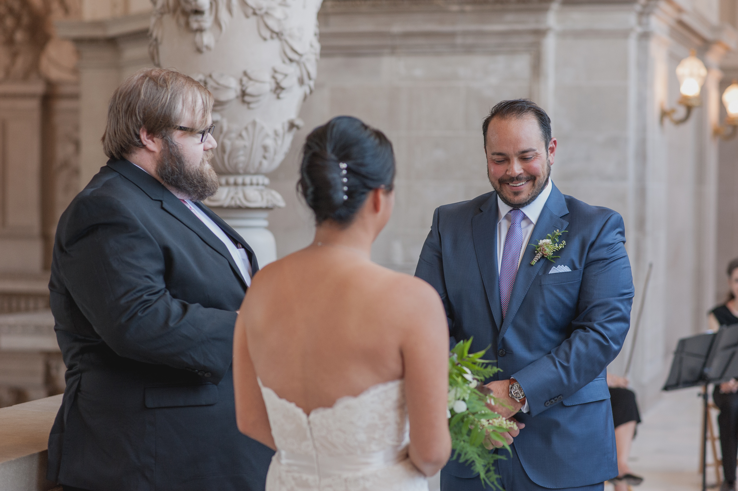 intimate-san-francisco-city-hall-wedding-vivianchen-st019.jpg