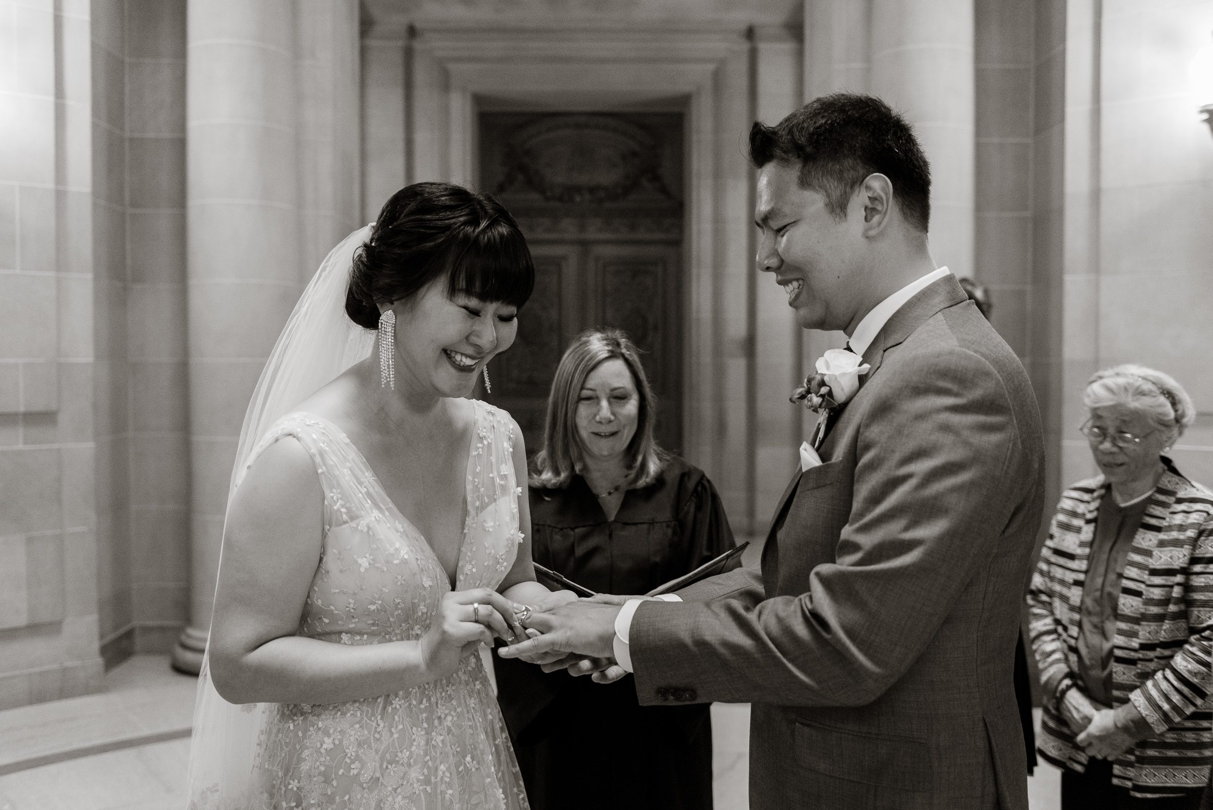 19-san-francisco-city-hall-elopement-photographer-vc.jpg