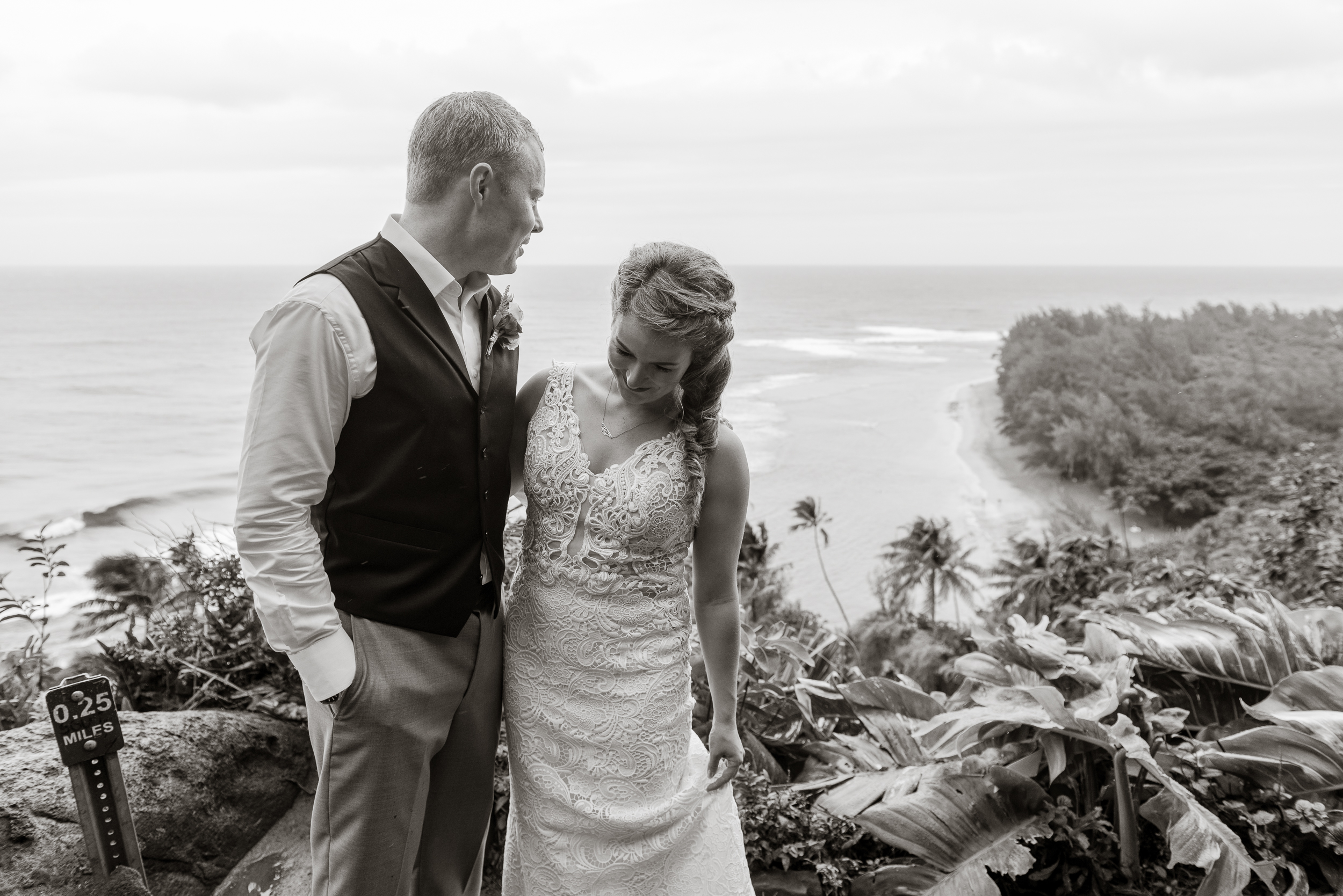56-kauai-destination-wedding-photographer-vivianchen-0331.jpg