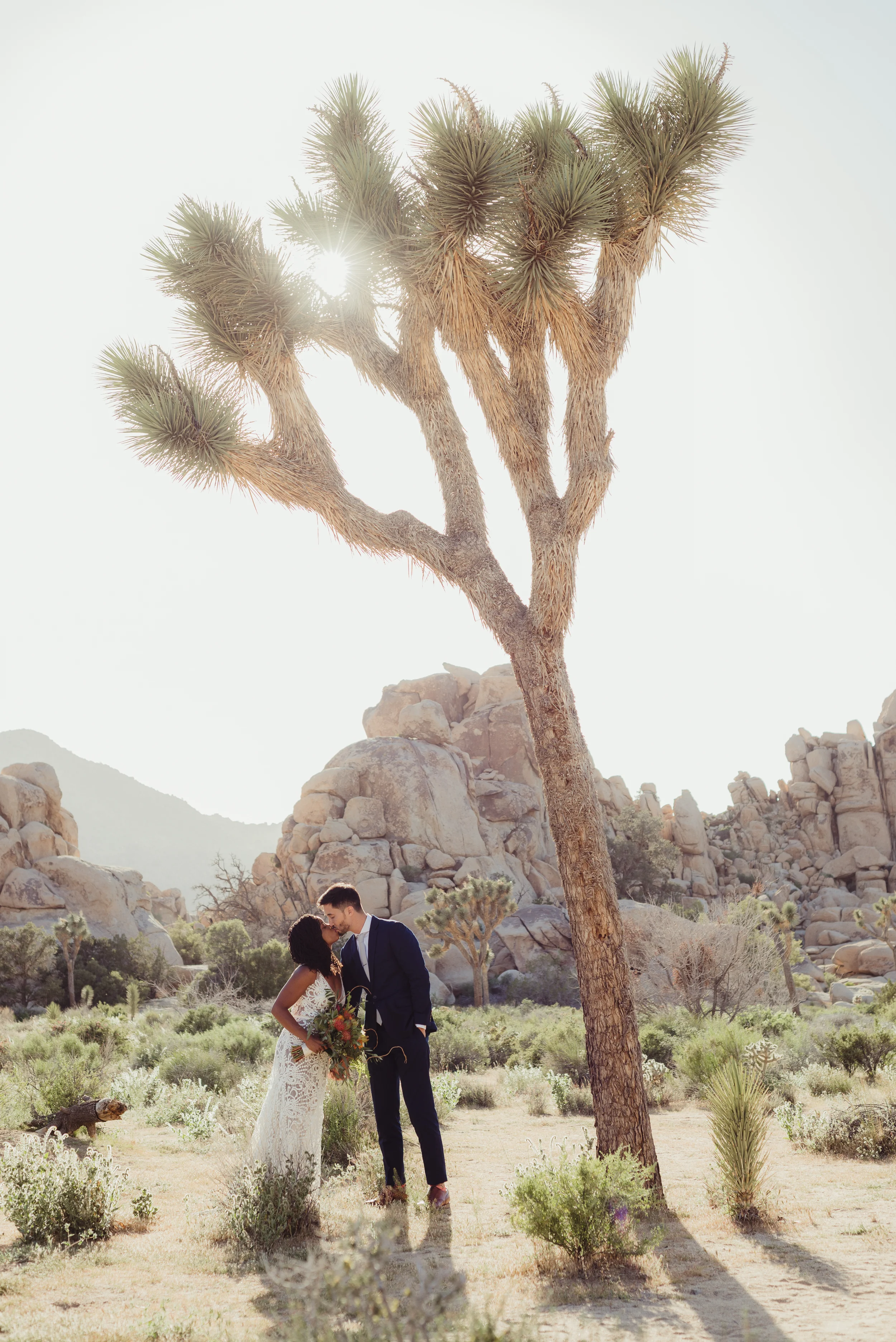 45-63-joshua-tree-ace-hotel-wedding-vivianchen-308.jpg