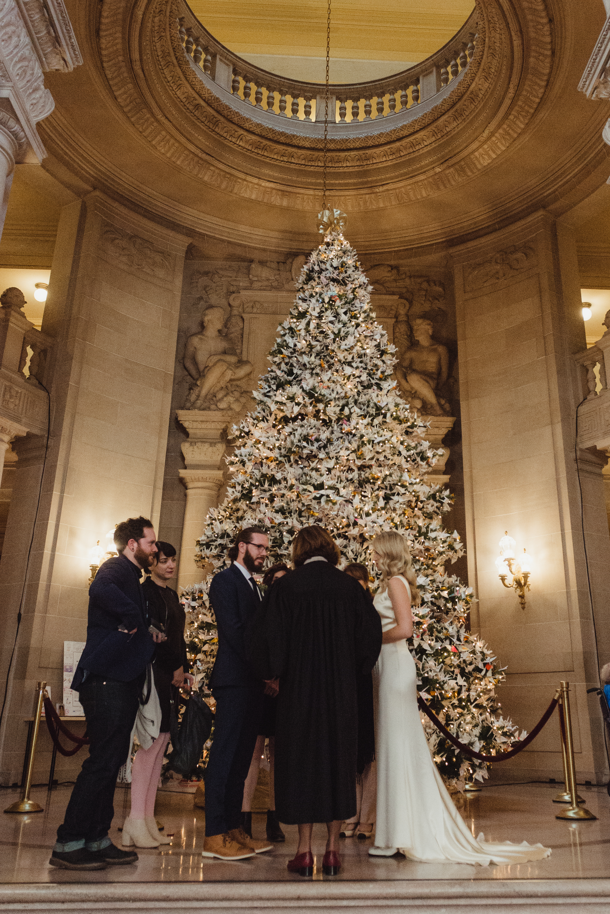 13-destination-sf-city-hall-elopement-north-beach-reception-vivianchen-095.jpg